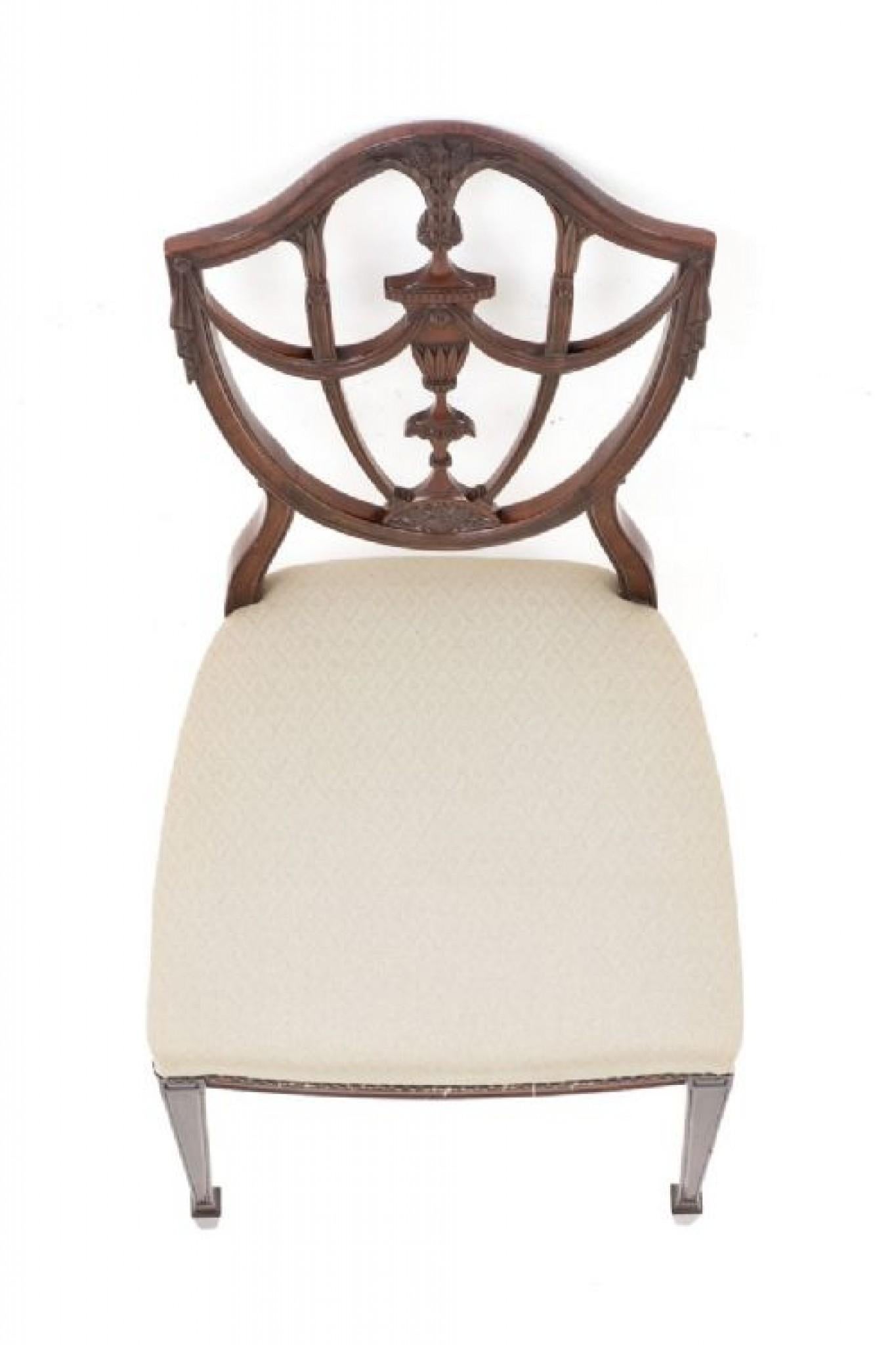 Acajou Chaise d'appoint Hepplewhite style néo-acajou 1900 en vente
