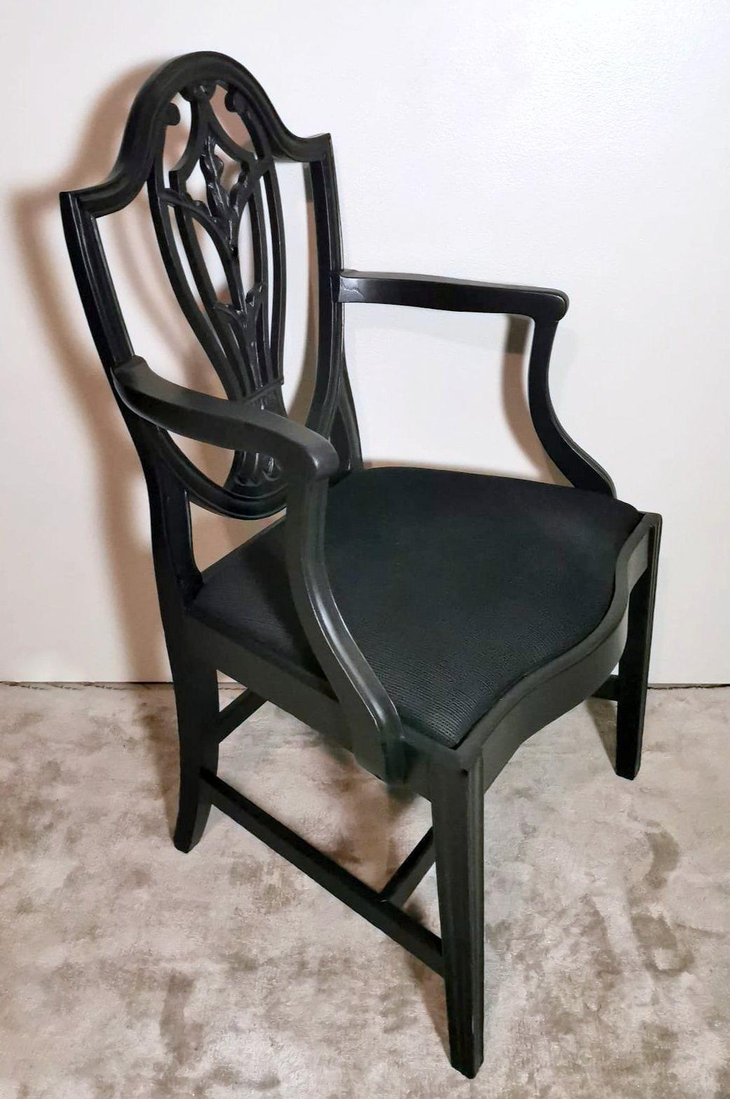 We kindly suggest that you read the entire description, as with it we try to give you detailed technical and historical information to ensure the authenticity of our objects.
Iconic and elegant English King (Antique Master) chair for the walnut and