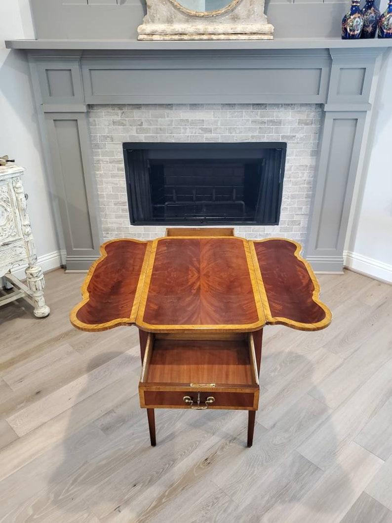 Inlay Hepplewhite Style Flame Mahogany Pembroke Table For Sale