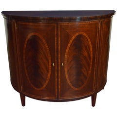 Armario Demilune de caoba estilo Hepplewhite de Leighton Hall
