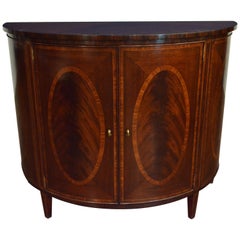 Meuble de rangement demi-lune en acajou de style Hepplewhite par Leighton Hall