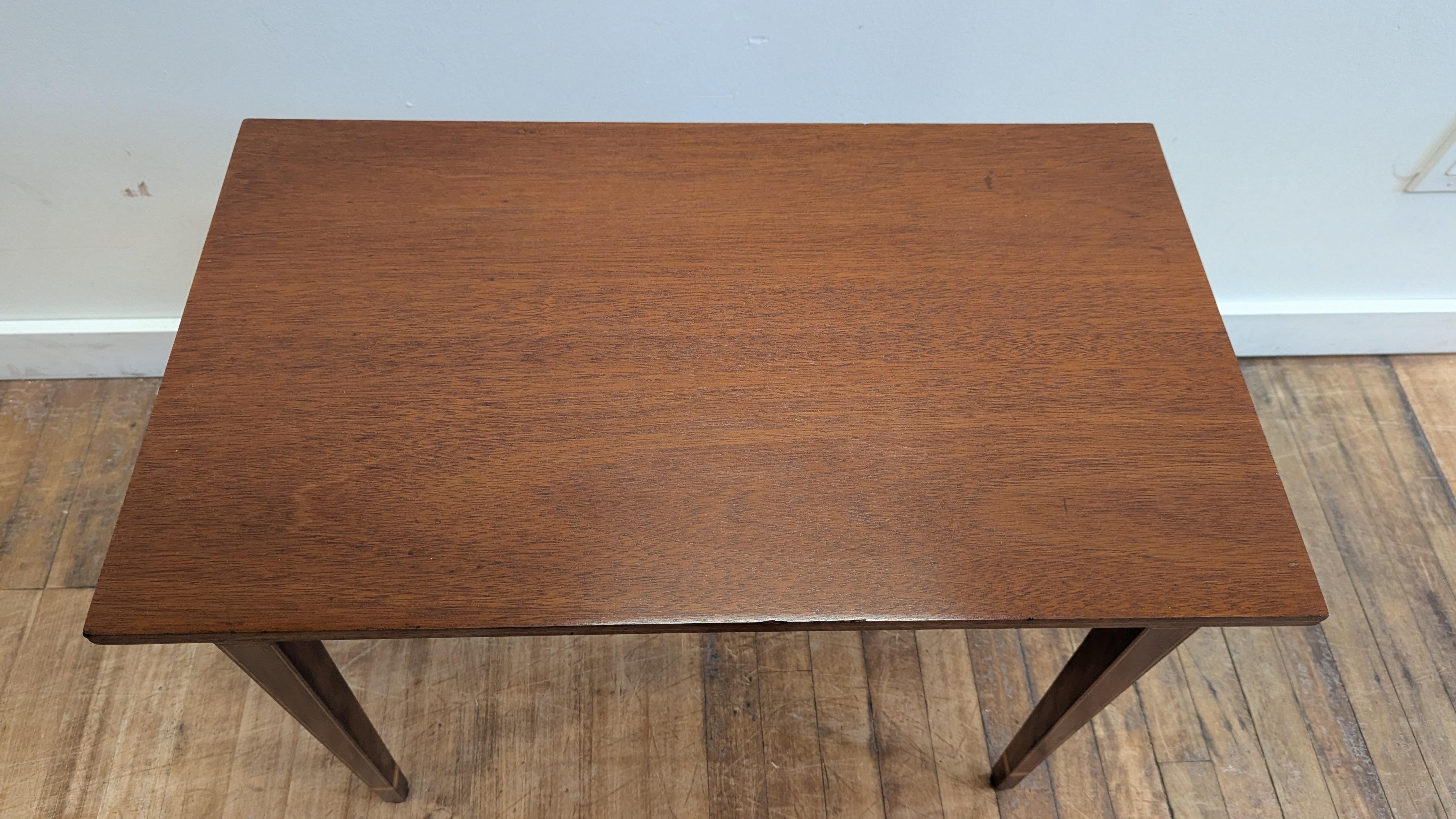 Hepplewhite Style Mahogany Side Table For Sale 2