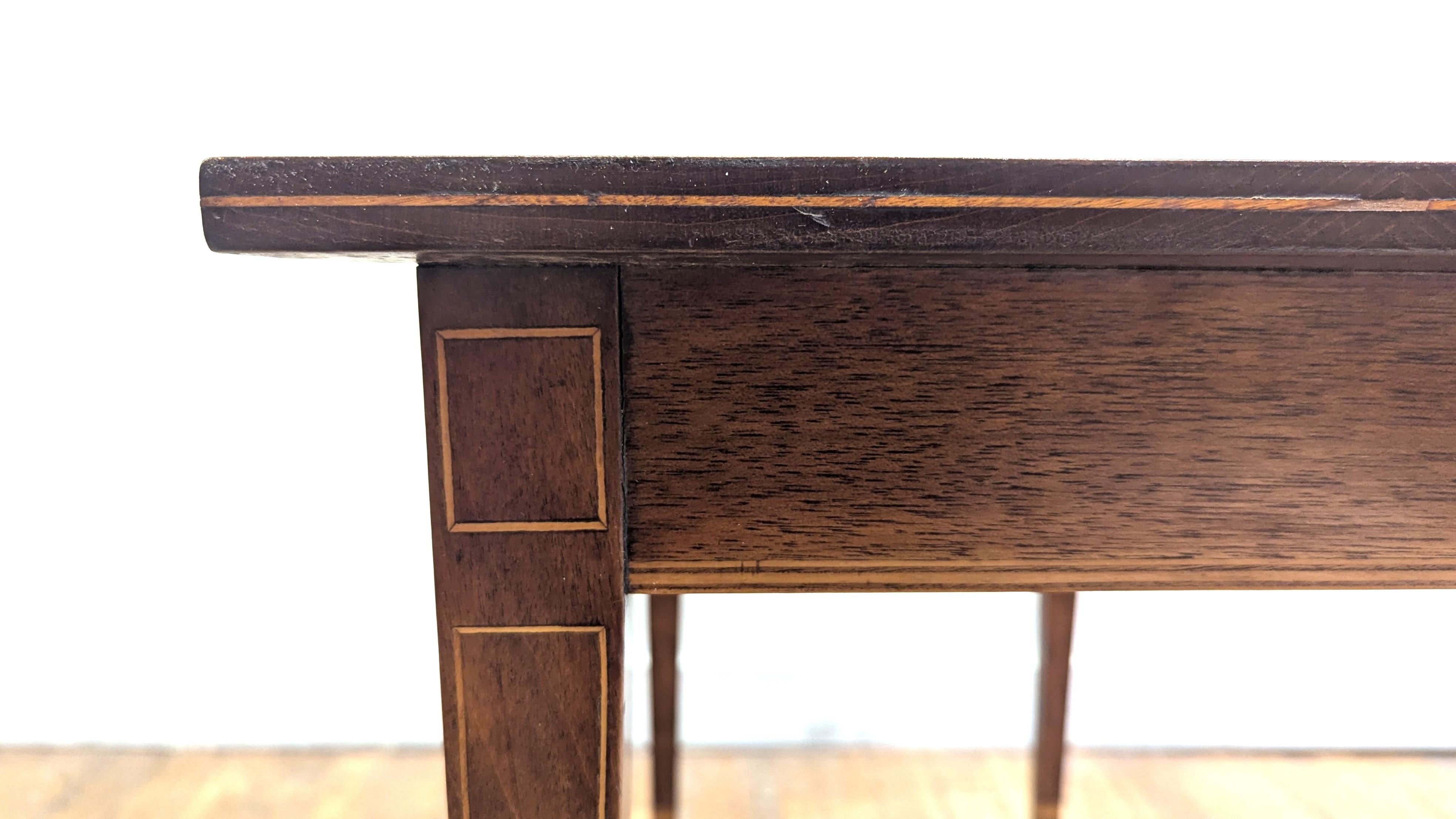 Hepplewhite Style Mahogany Side Table For Sale 3