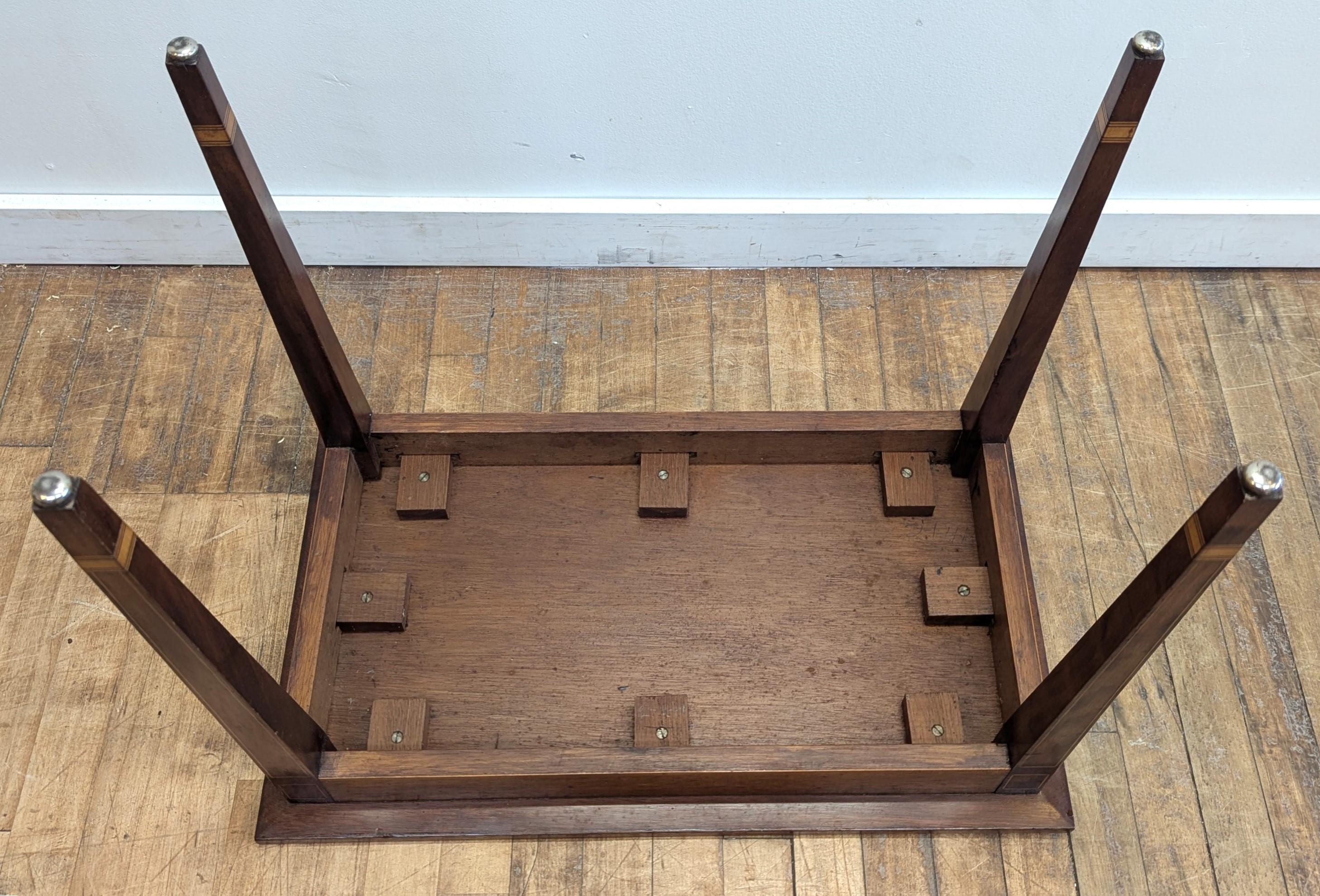 Hepplewhite Style Mahogany Side Table For Sale 5
