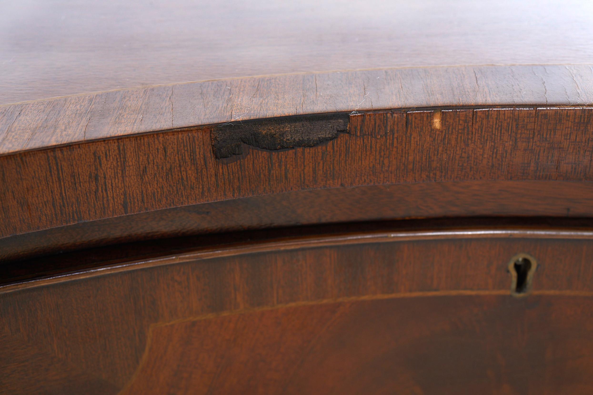 Mahagoni-Sideboard / Serviergeschirr aus Mahagoni implewhite-Stil (19. Jahrhundert) im Angebot