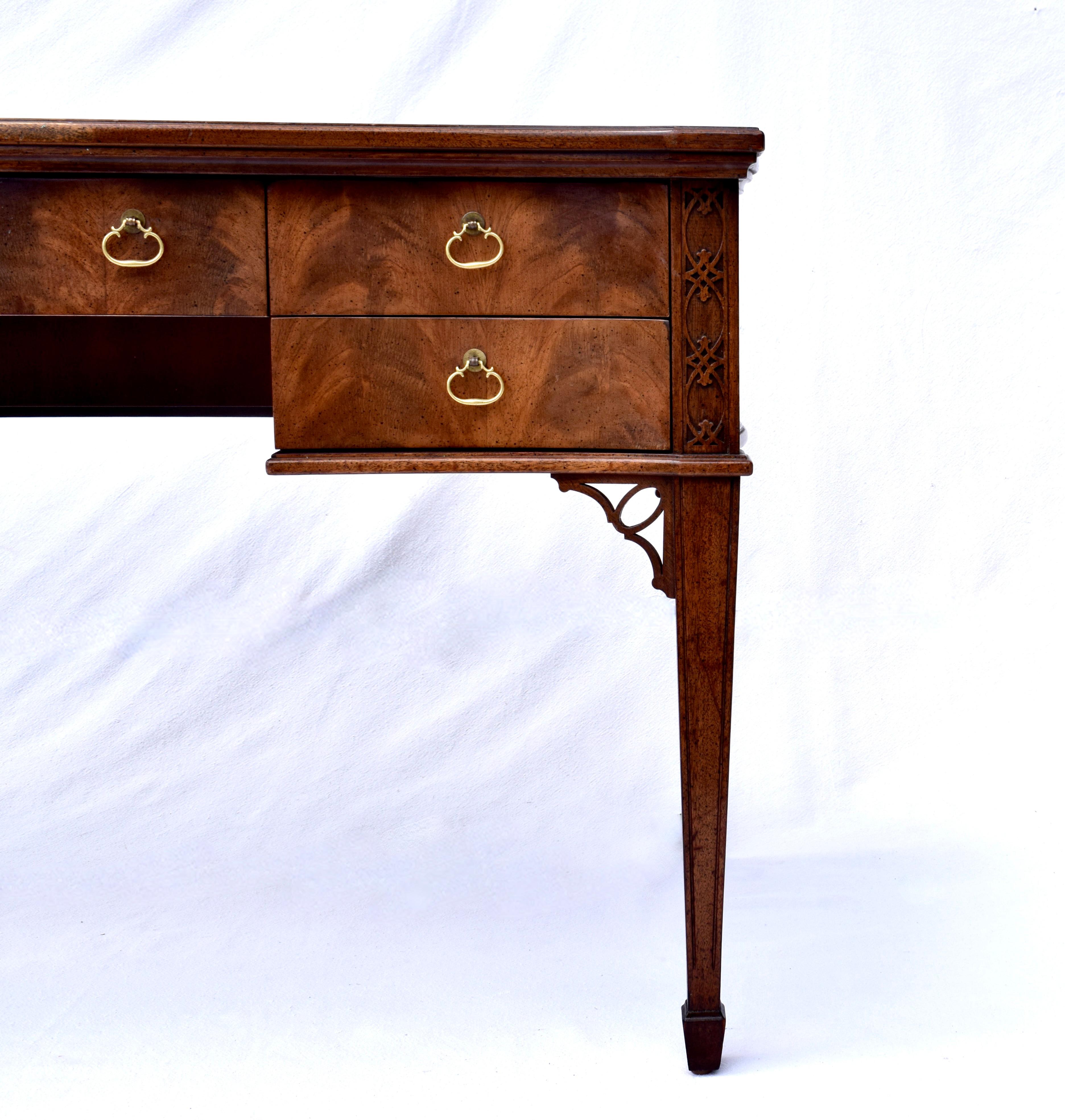 Hepplewhite Style Serpentine Leather Top Writing Desk In Good Condition In Southampton, NJ