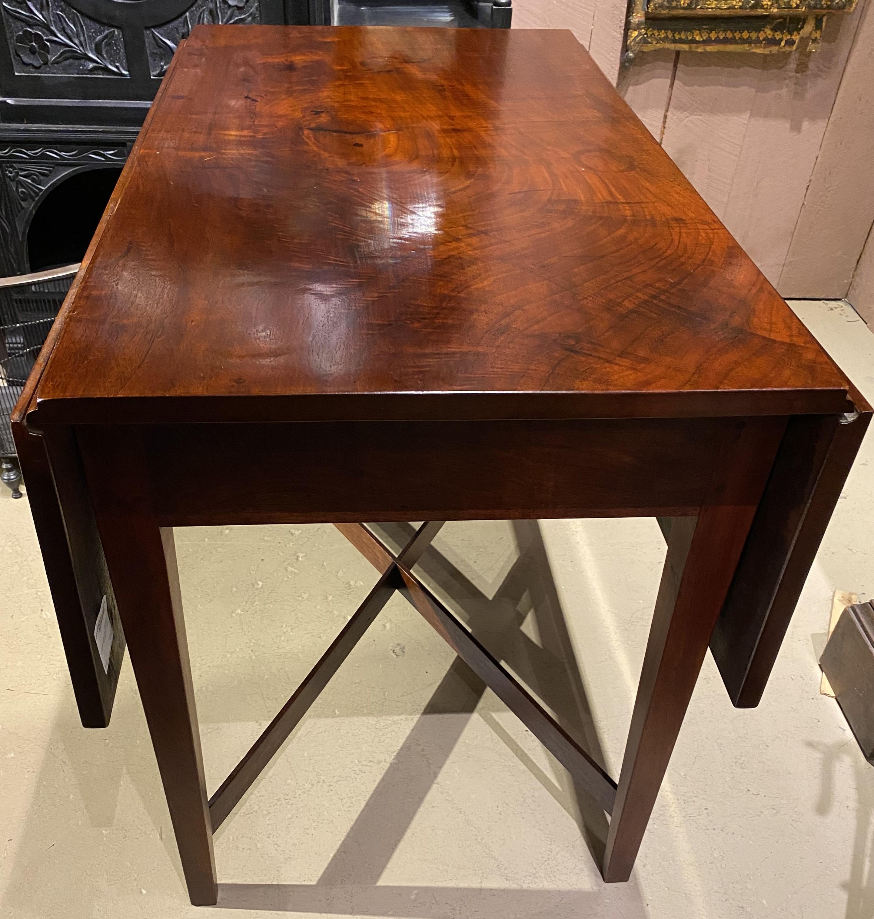 Hand-Carved Hepplewhite Walnut Pembroke Drop Leaf Table with Cross X Stretchers For Sale