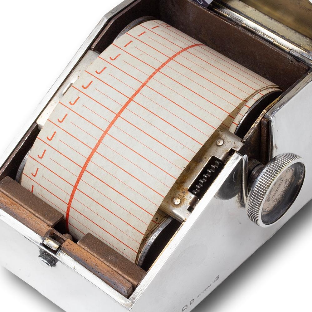 Her Majesty's Yacht Britannia Asprey Silver and Enamel Telephone Index (Répertoire téléphonique en argent et en émail) en vente 4