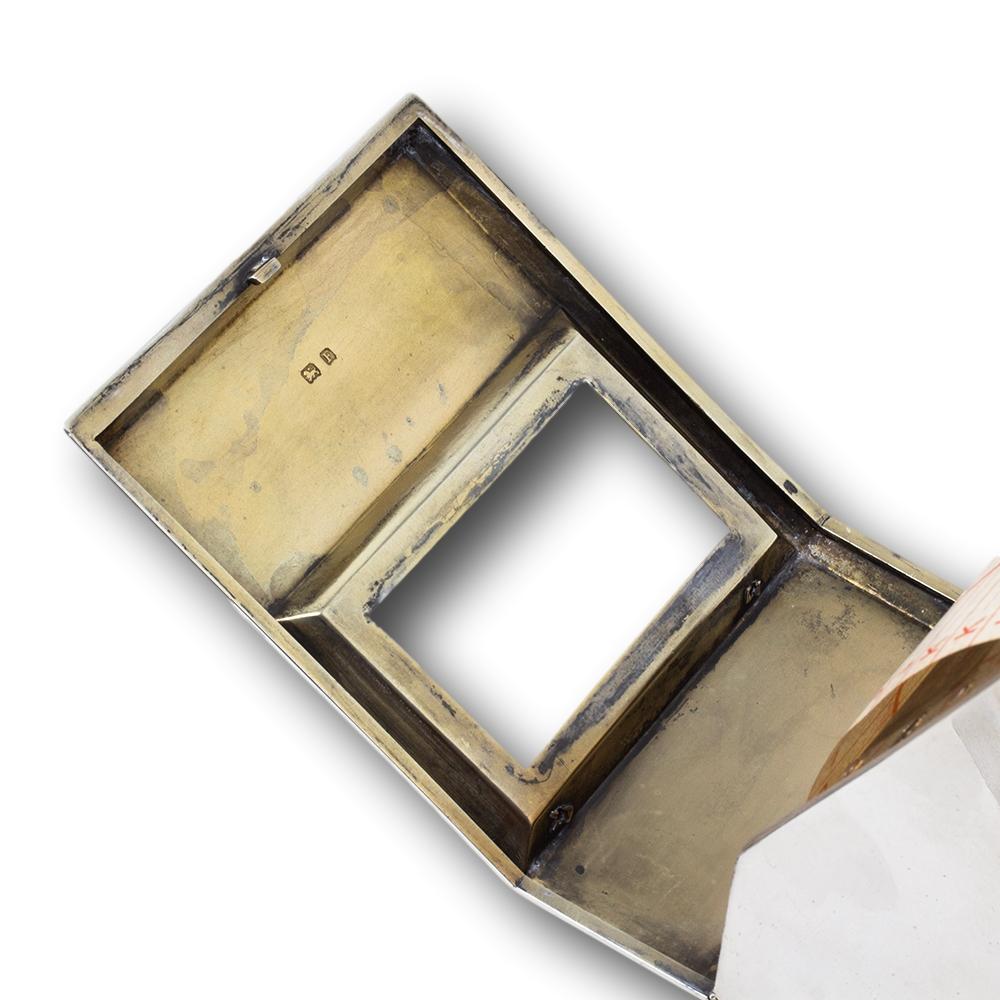 Her Majesty's Yacht Britannia Asprey Silver and Enamel Telephone Index (Répertoire téléphonique en argent et en émail) en vente 5