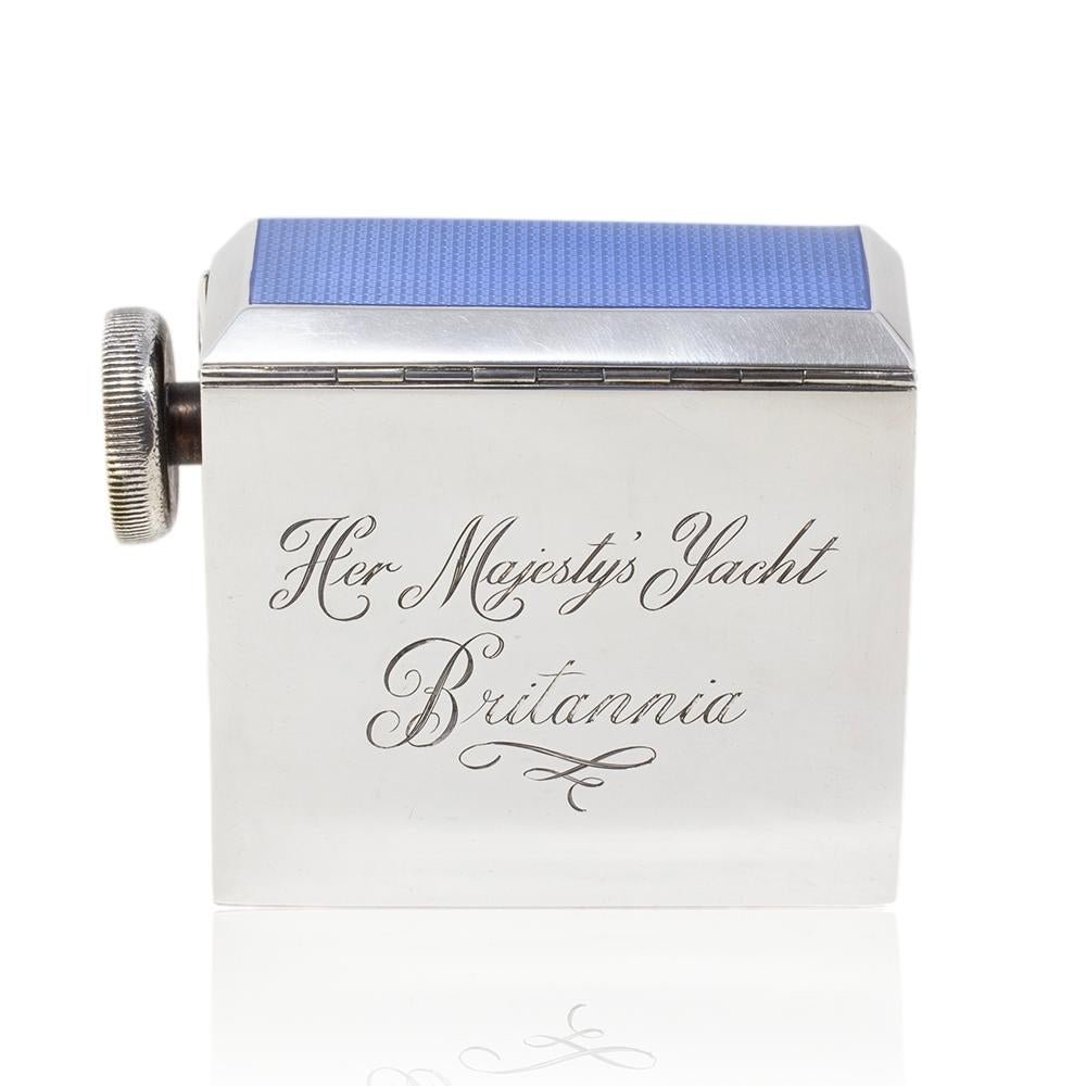 Moulage Her Majesty's Yacht Britannia Asprey Silver and Enamel Telephone Index (Répertoire téléphonique en argent et en émail) en vente