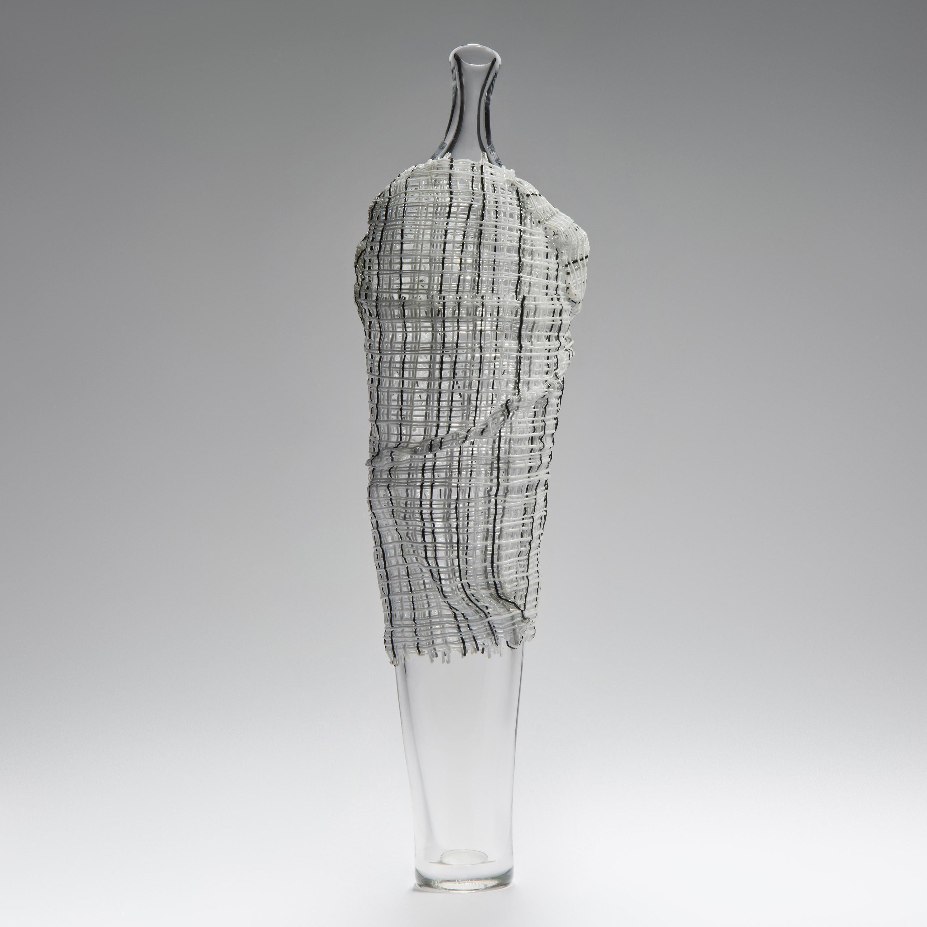  Hera, eine figurative Glasskulptur aus klarem, grauem und schwarzem Glas von Cathryn Shilling (Klassisch-griechisch) im Angebot