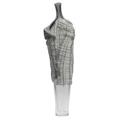 Hera, eine figurative Glasskulptur aus klarem, grauem und schwarzem Glas von Cathryn Shilling