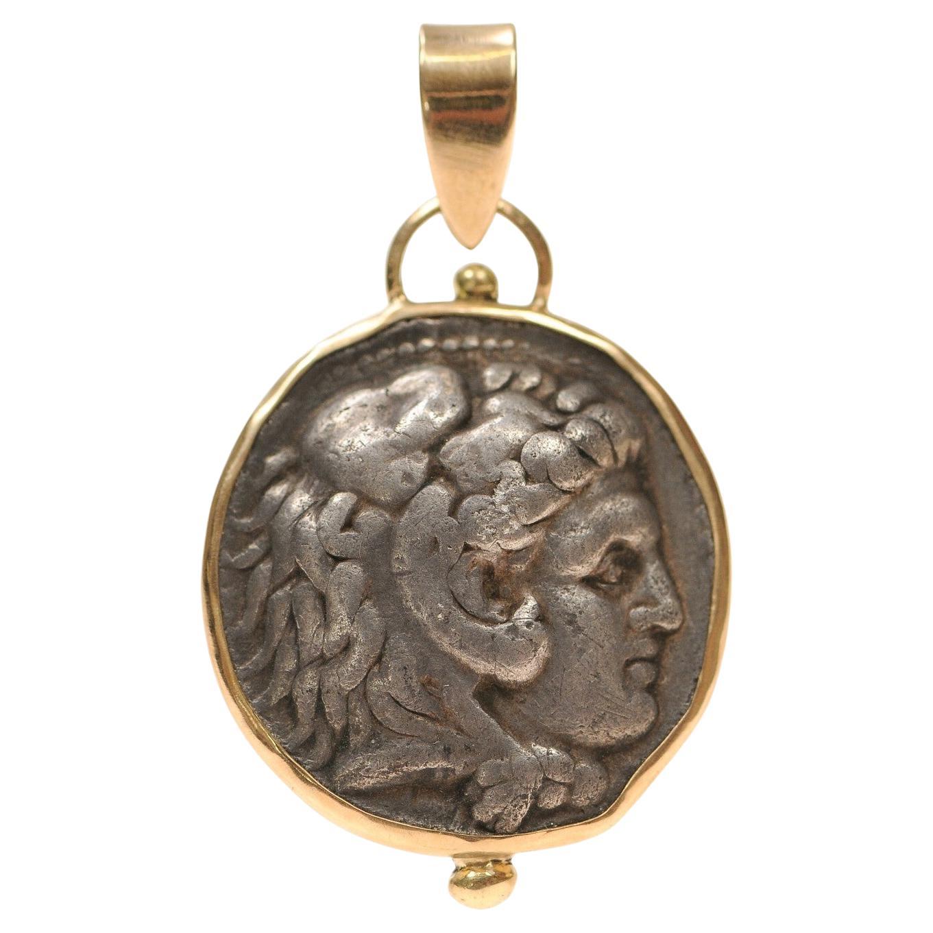 Pendentif en forme de pièce de monnaie Héraclès, circa 300 CIRCA, w 18K (pendentif uniquement) en vente