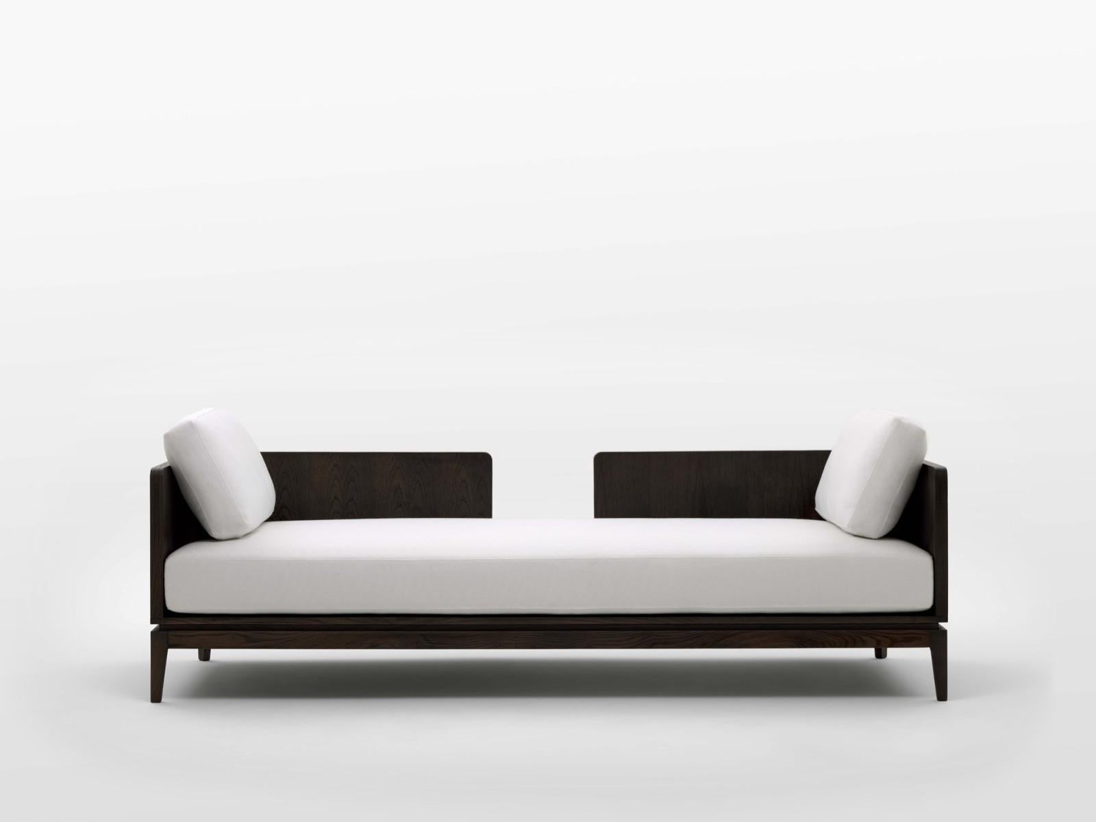 Autre Canapé Heracles en chêne brun foncé, bronze patiné et tissu lin par OZA Design en vente