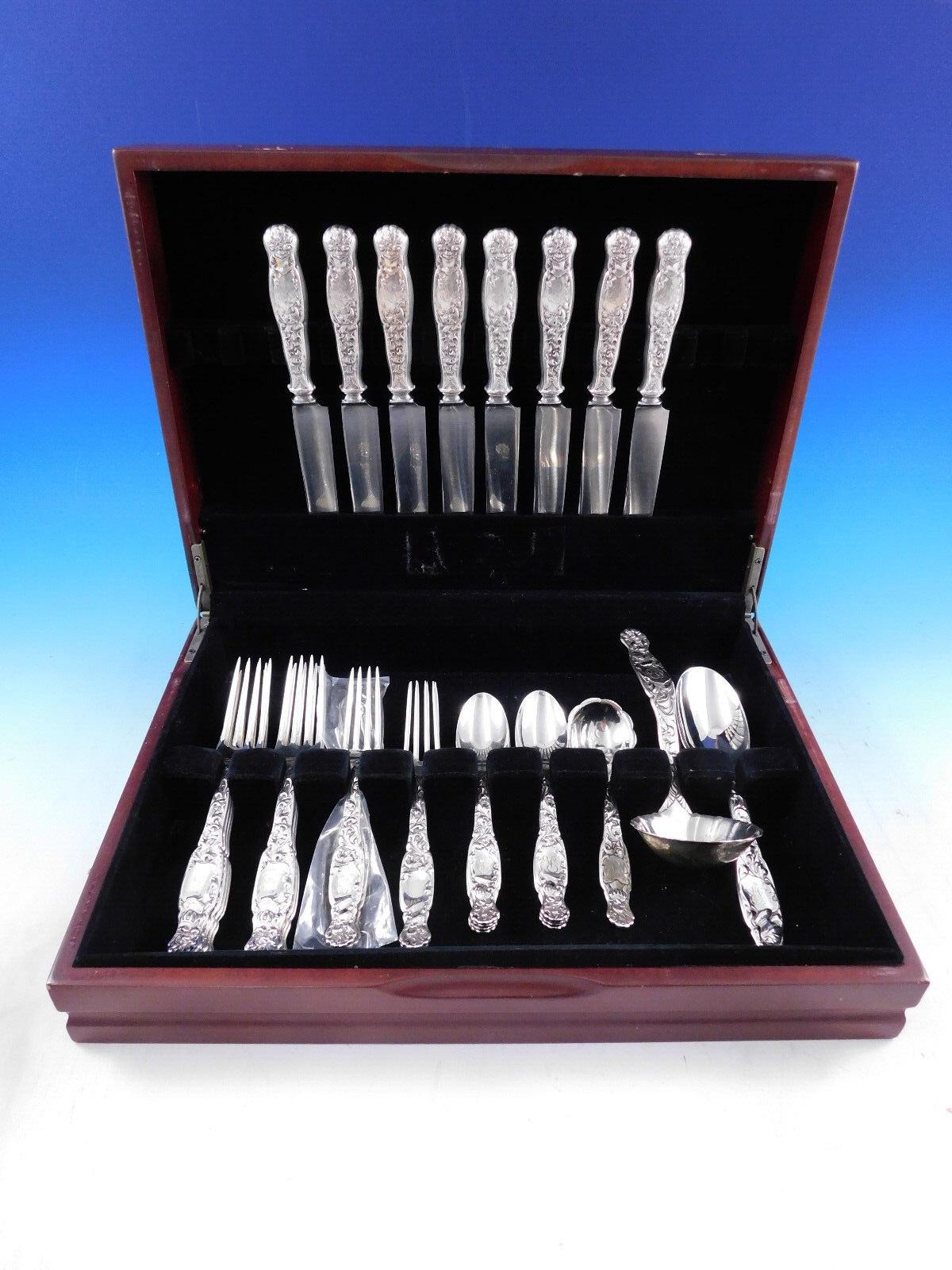 Heraldic by Whiting Sterling Silver Flatware set - 40 pieces. This set includes:

8 Knives, with stainless blades, 9