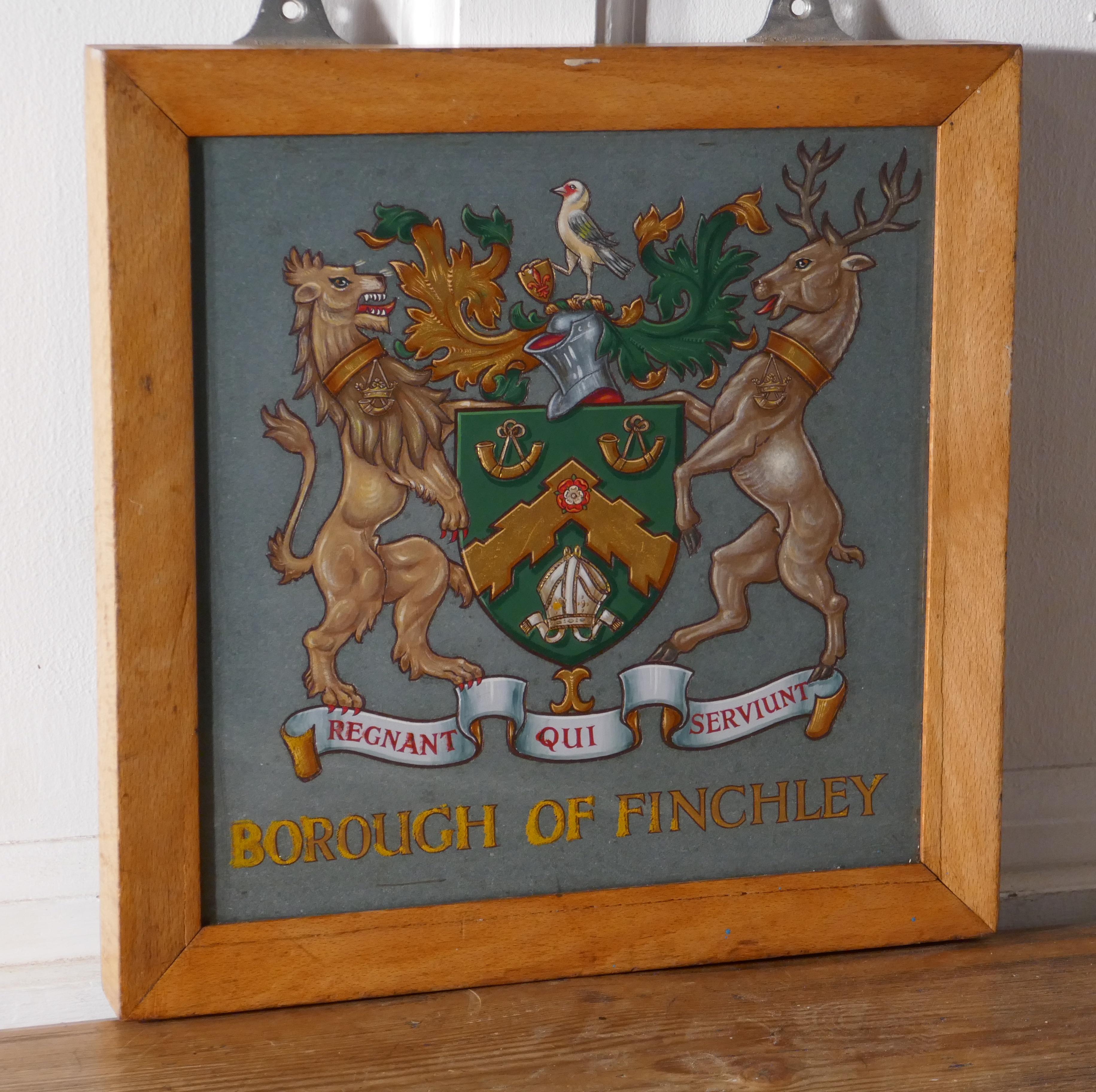 Heraldisches Wappen, gerahmt und bemalt auf Schiefer aus Borough of Finchley, Wappen im Angebot 1