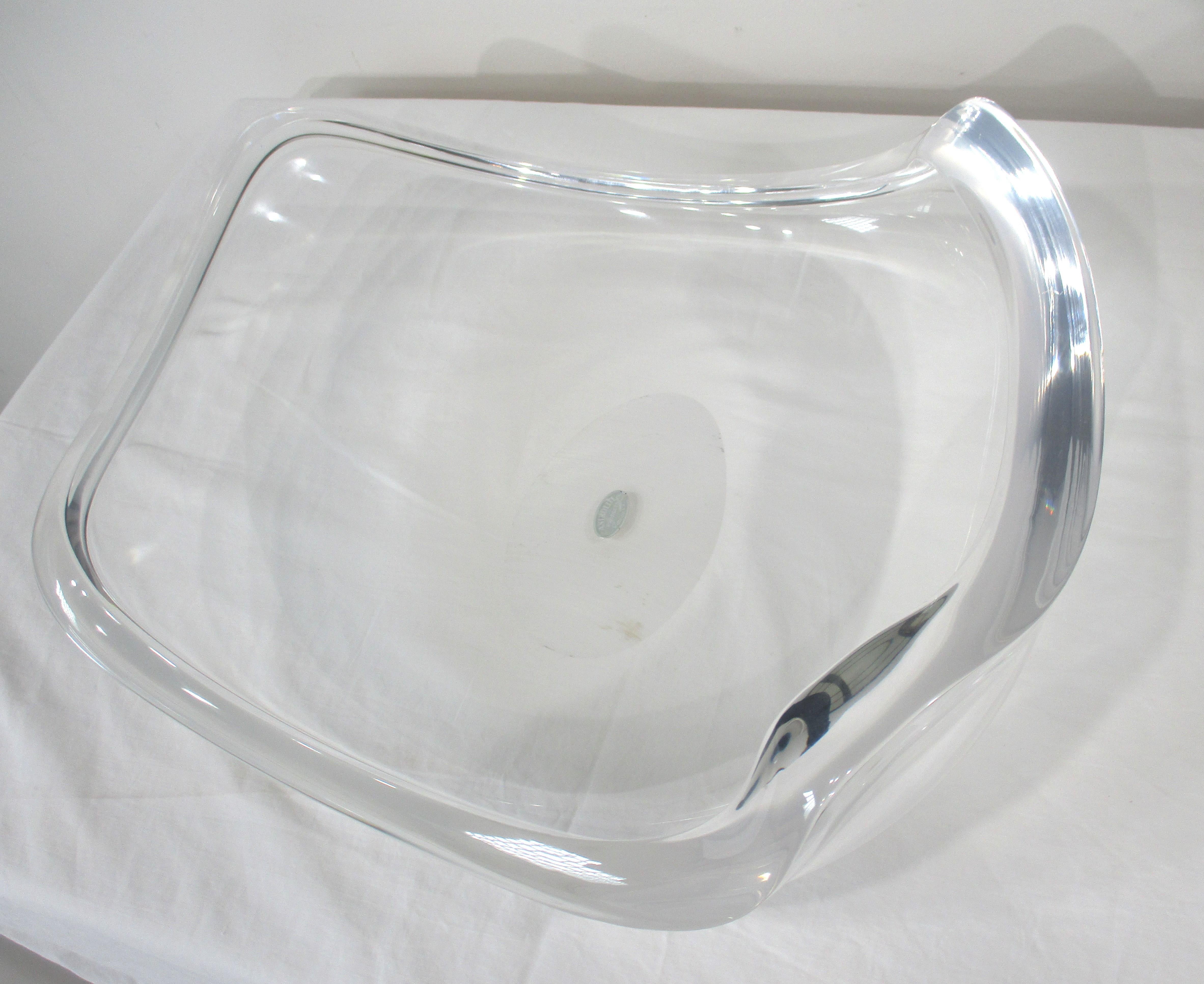Herb Ritts Large Mid Century Sculptural Lucite Center Piece Bowl for Astrolite In Good Condition For Sale In Cincinnati, OH