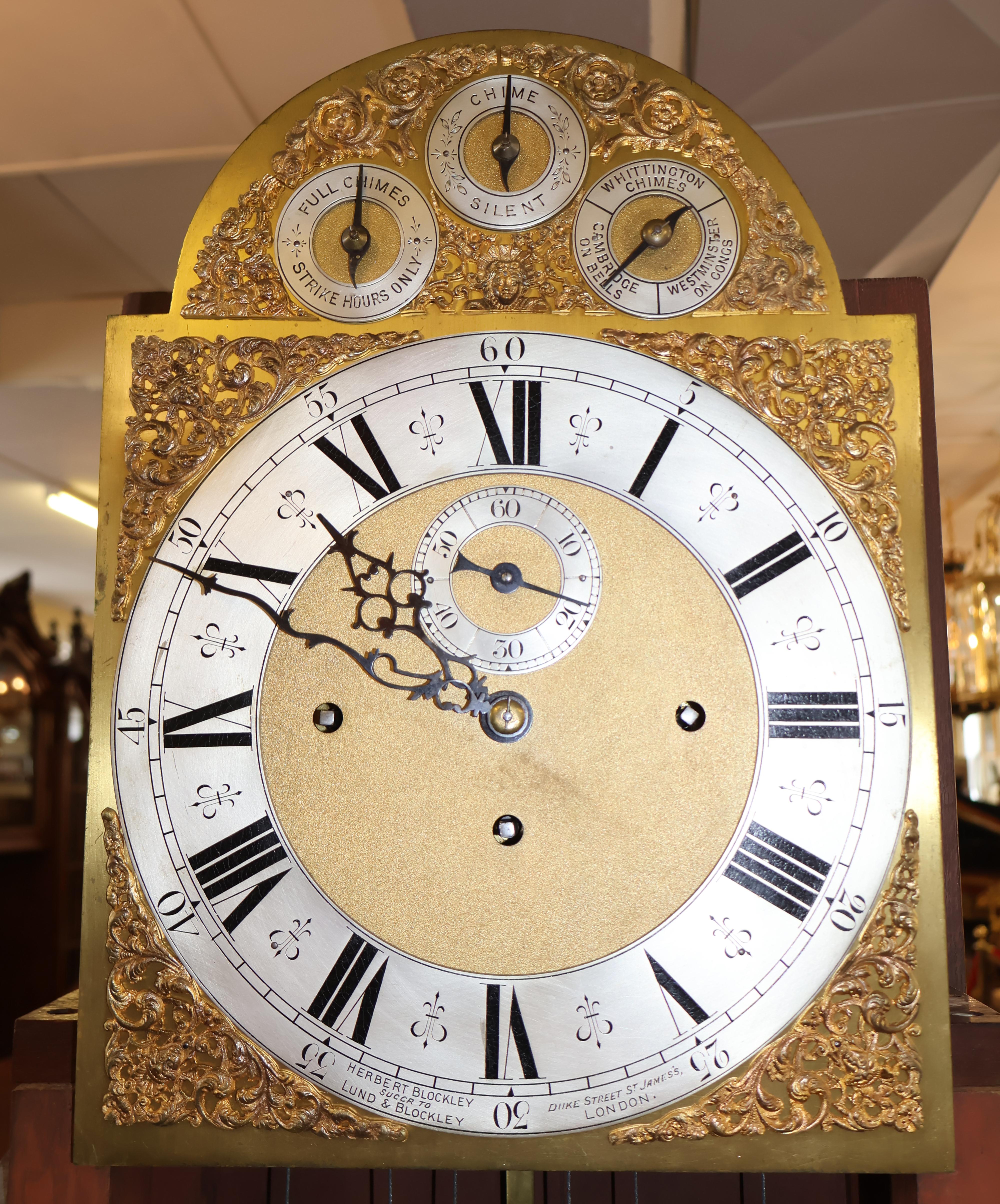 Horloge de grand-père du 19ème siècle marquetée Herbert Blockley London Musical en vente 12