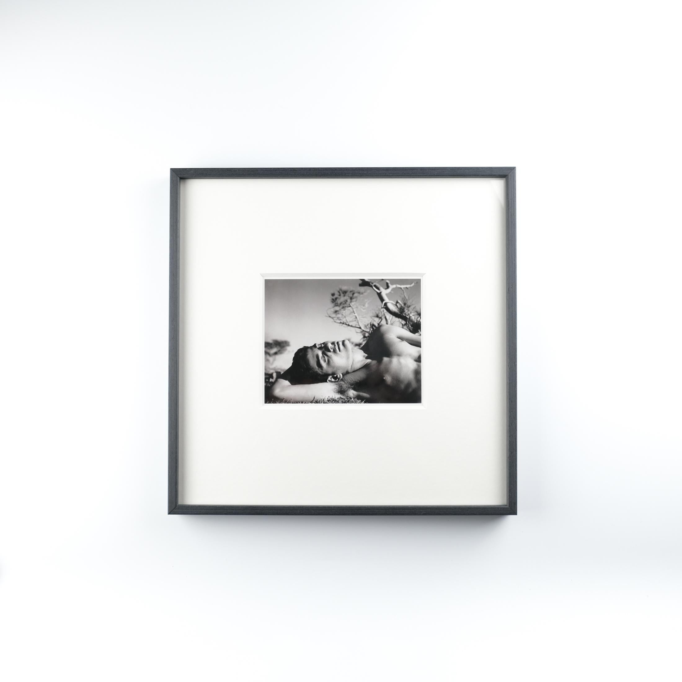 Zum Verkauf steht ein originaler Magnum-Fotodruck in Museumsqualität des renommierten deutschen Fotografen Herbert List mit Nachlassstempel. 

Titel: 