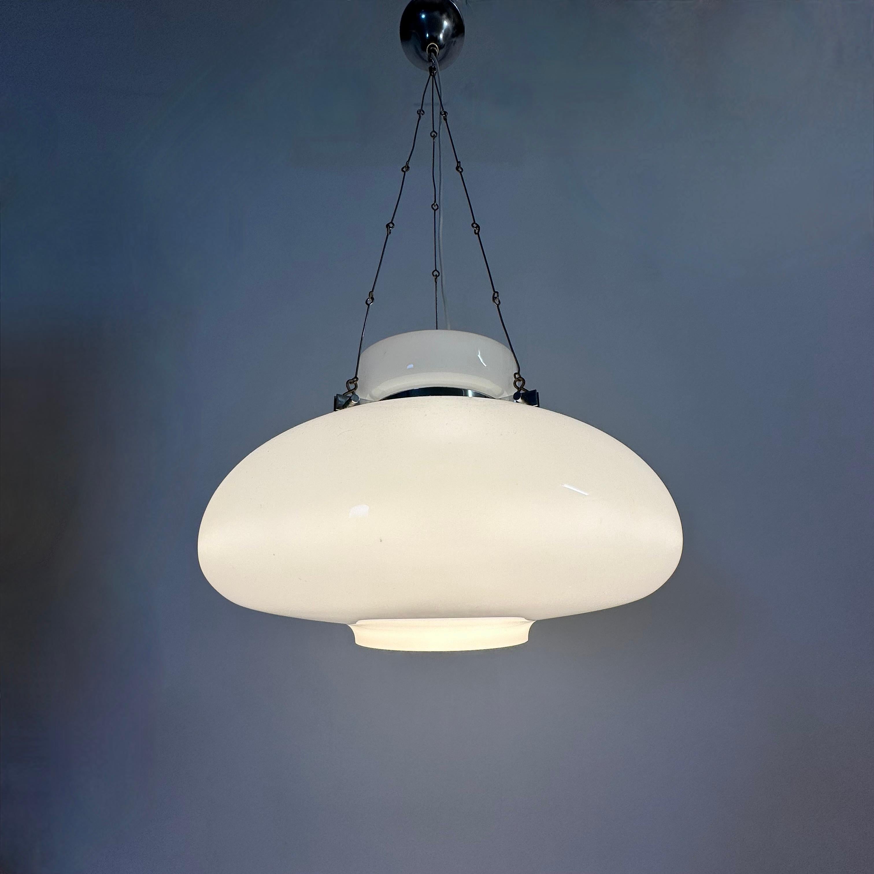 Condition: Good metal has some corrosion
Material: Metal , glass
Color: WhiCondition: Good metal has some corrosion
Material: Metal , glass
Color: White , silver
Dimensions: 80 cm Height , 35 cm diametere , silver
Dimensions: 80 cm Height , 35 cm