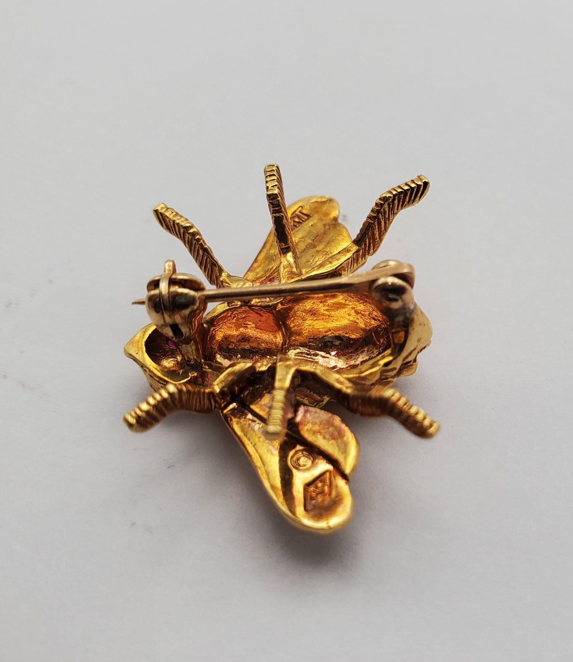 Herbert Rosenthal Bee Brooch Natural Ruby 18K Yellow Gold For Sale 1