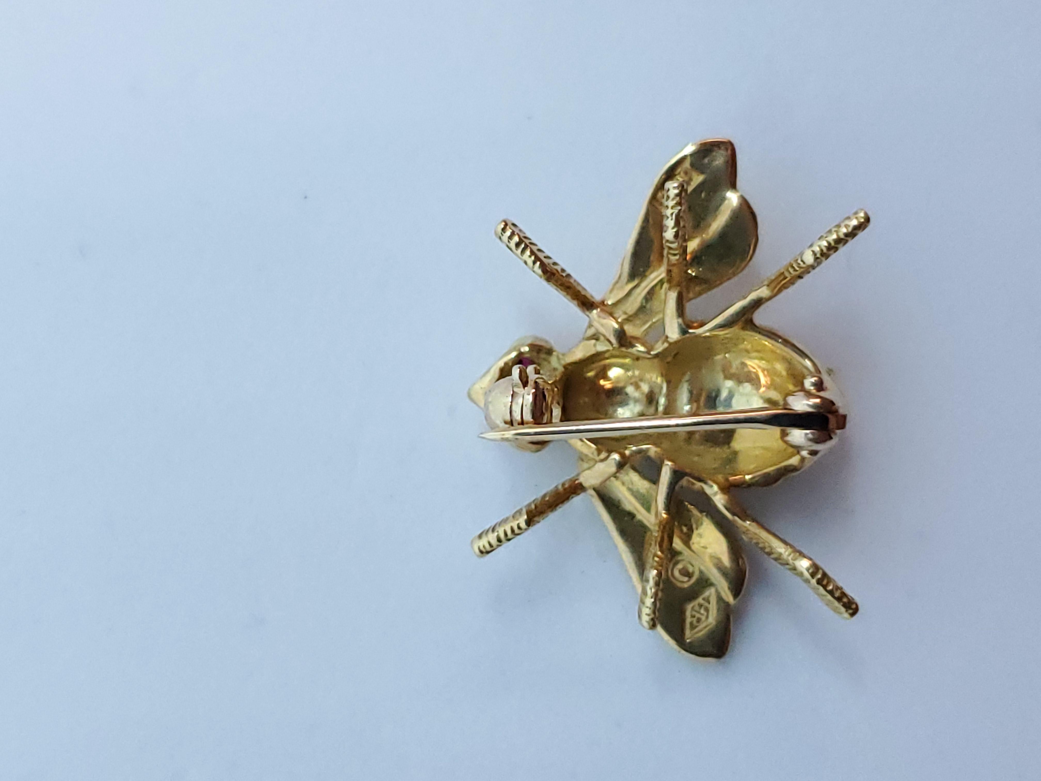 Herbert Rosenthal Bee Pin, 18 Karat Yellow Gold with Ruby Eyes In Excellent Condition In Beverly Hills, CA