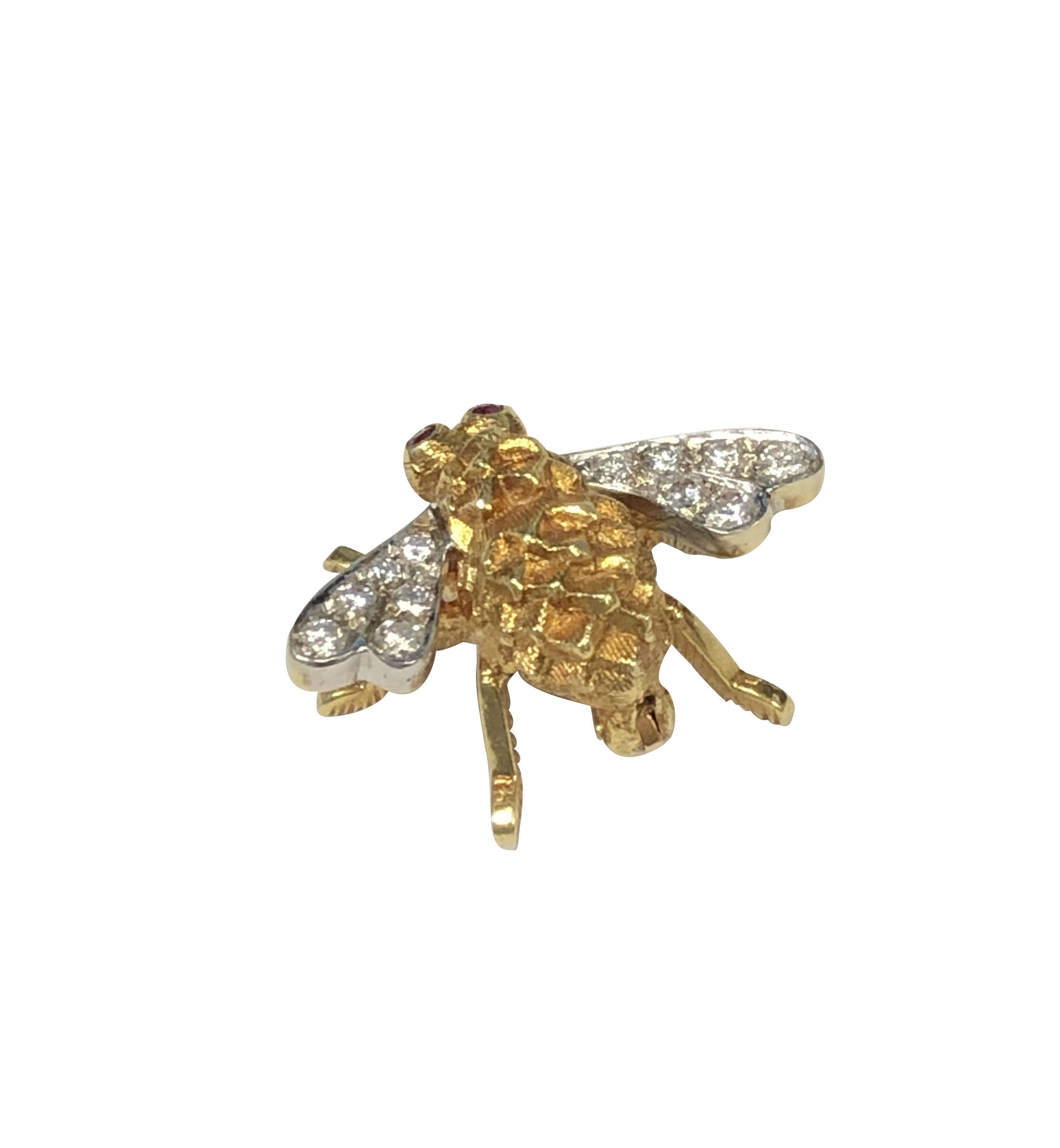Herbert Rosenthal Iconic Yellow Gold and Diamond Bee Brooch  In Excellent Condition For Sale In Chicago, IL