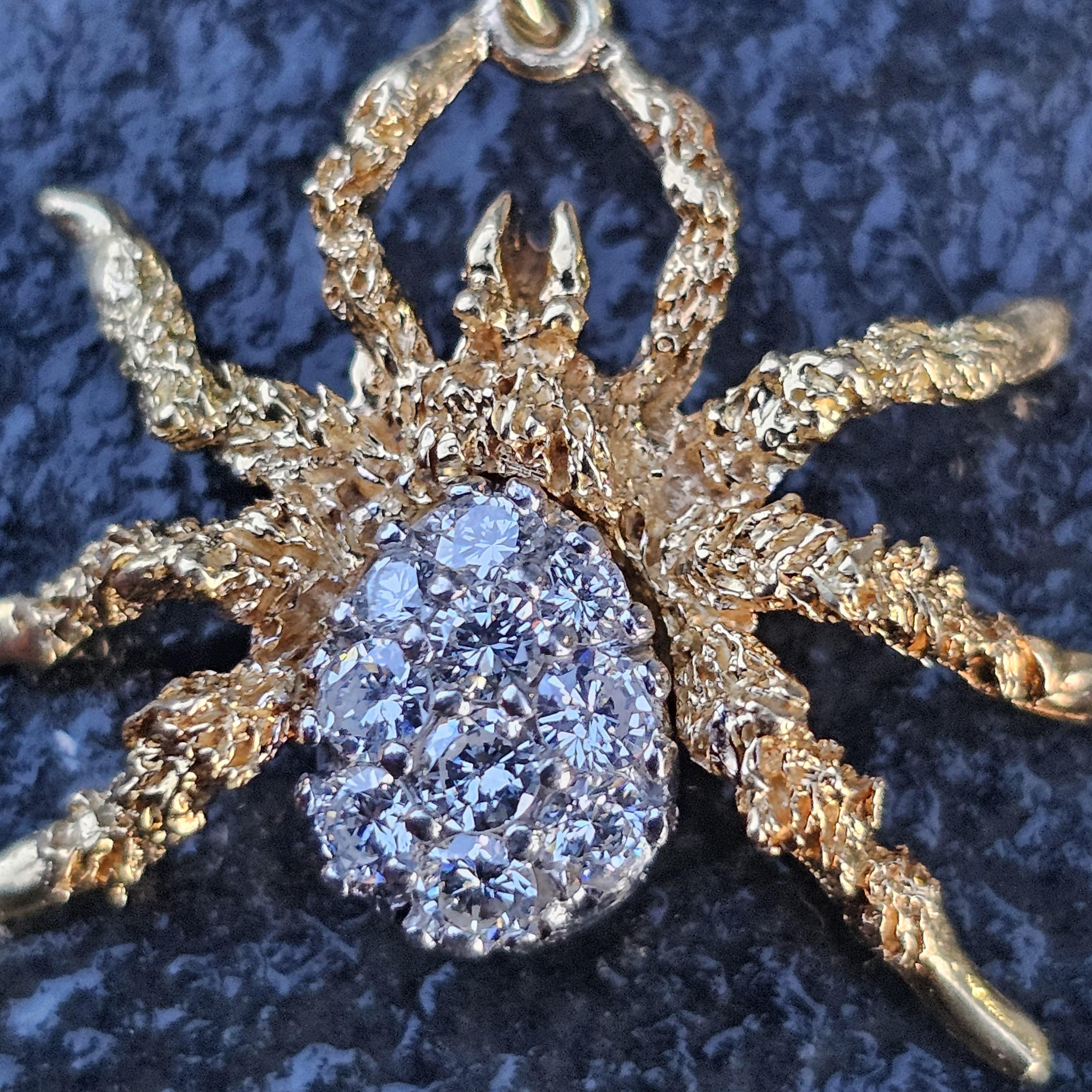 Ciondolo a forma di ragno in oro giallo 18 carati con pavé di diamanti Raro 4,3 g di peso 1