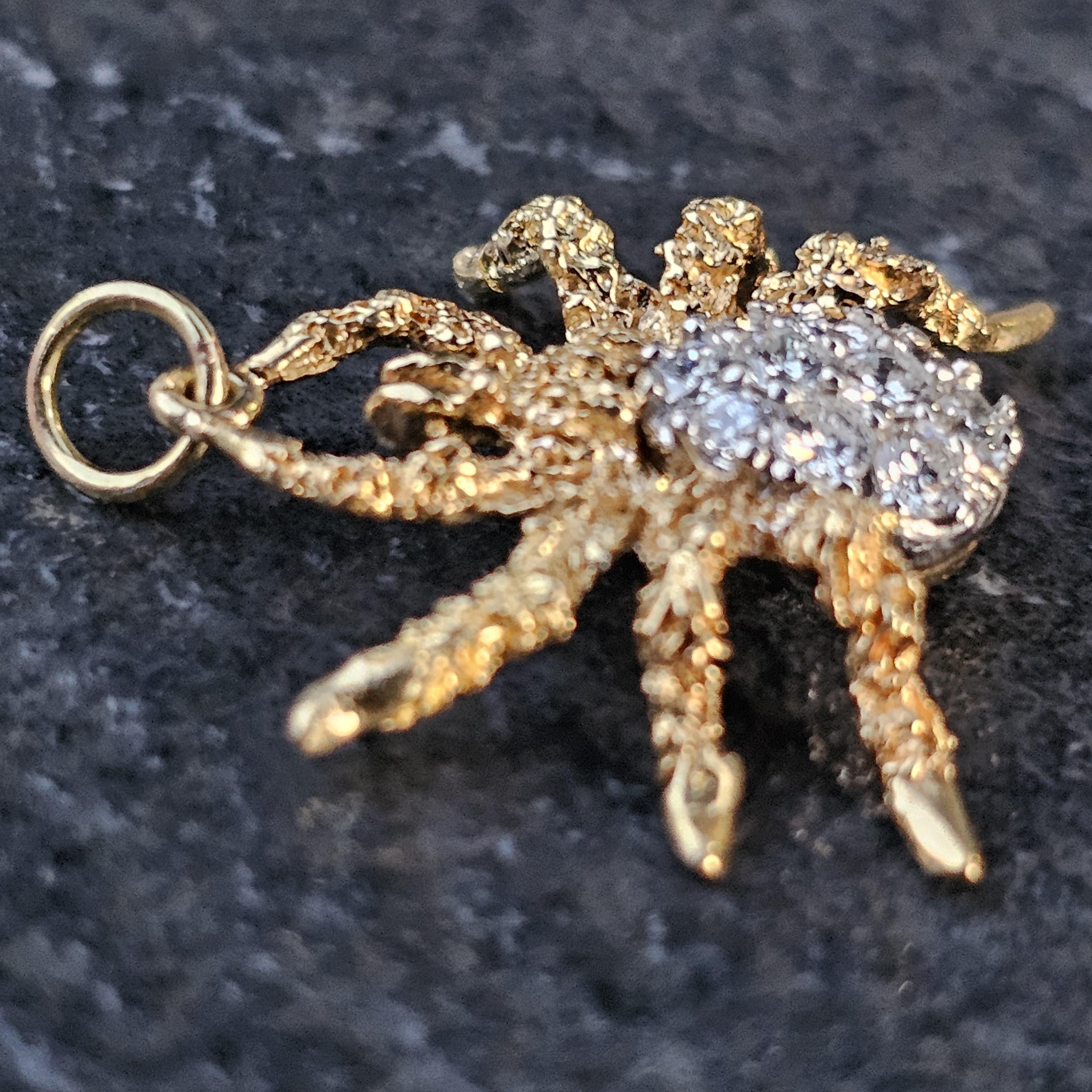 Ciondolo a forma di ragno in oro giallo 18 carati con pavé di diamanti Raro 4,3 g di peso 1