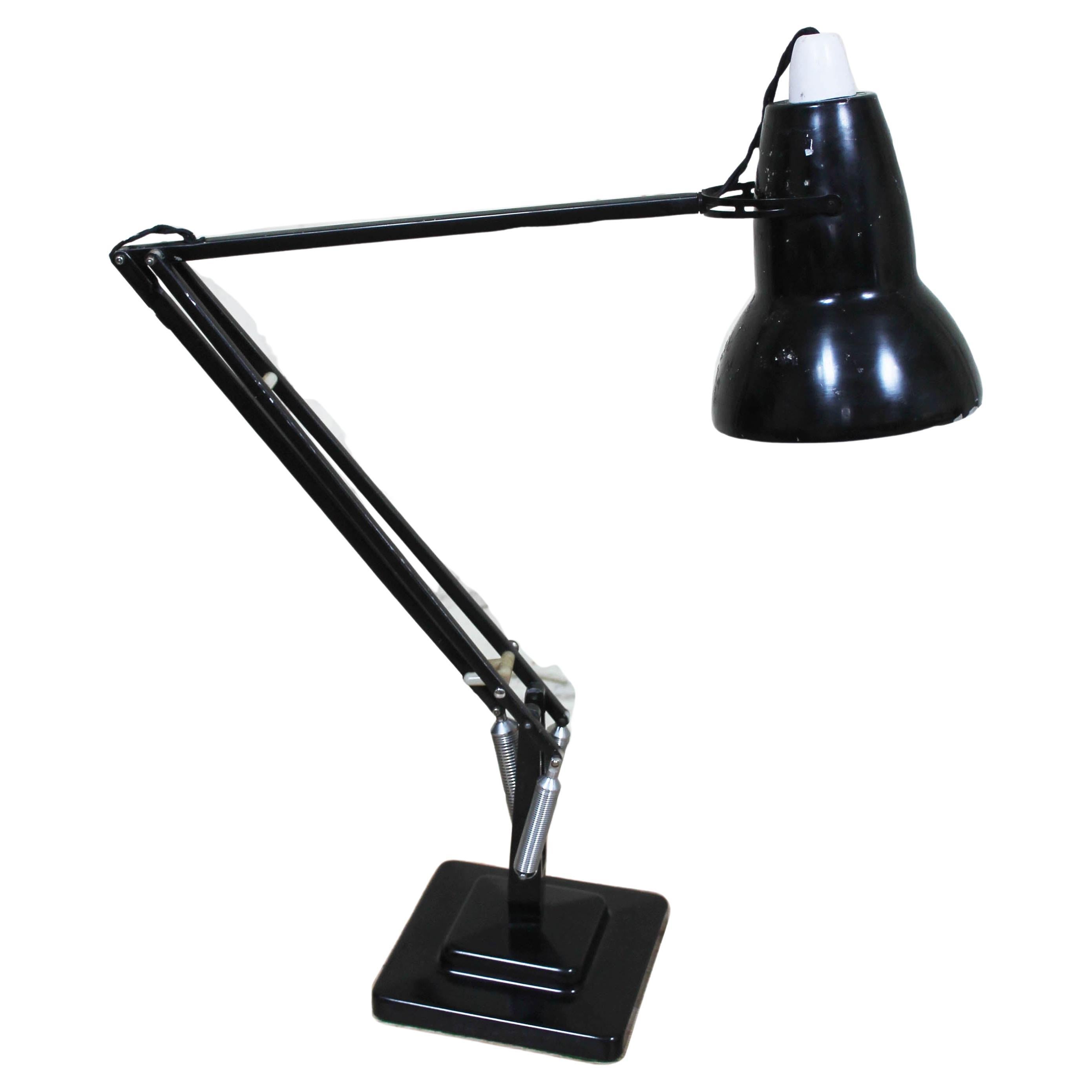 Herbert Terry Anglepoise lampe de bureau articulée à deux marches noire, modèle 1227, années 1930  en vente