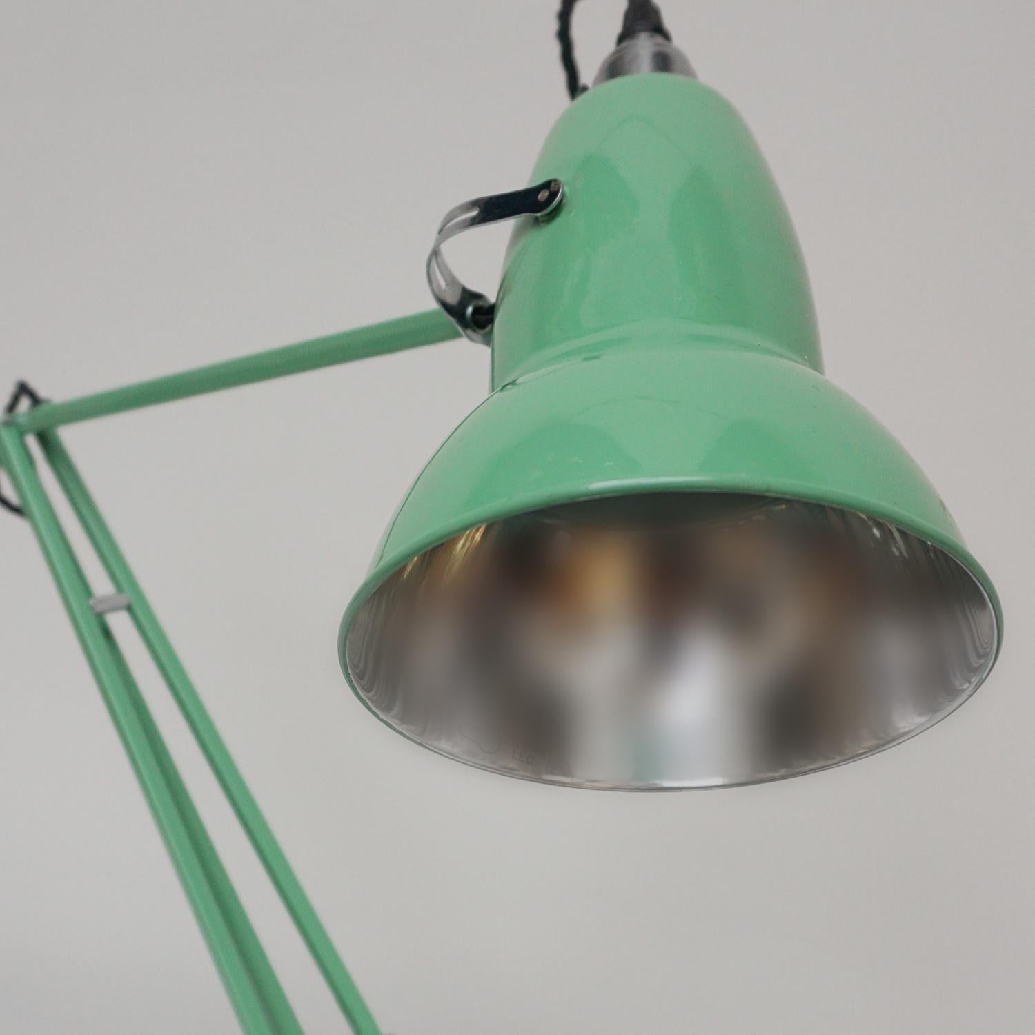 Metal Herbert Terry & Sons Mid 20th Century Repainted Green Anglepoise Desk Lamp