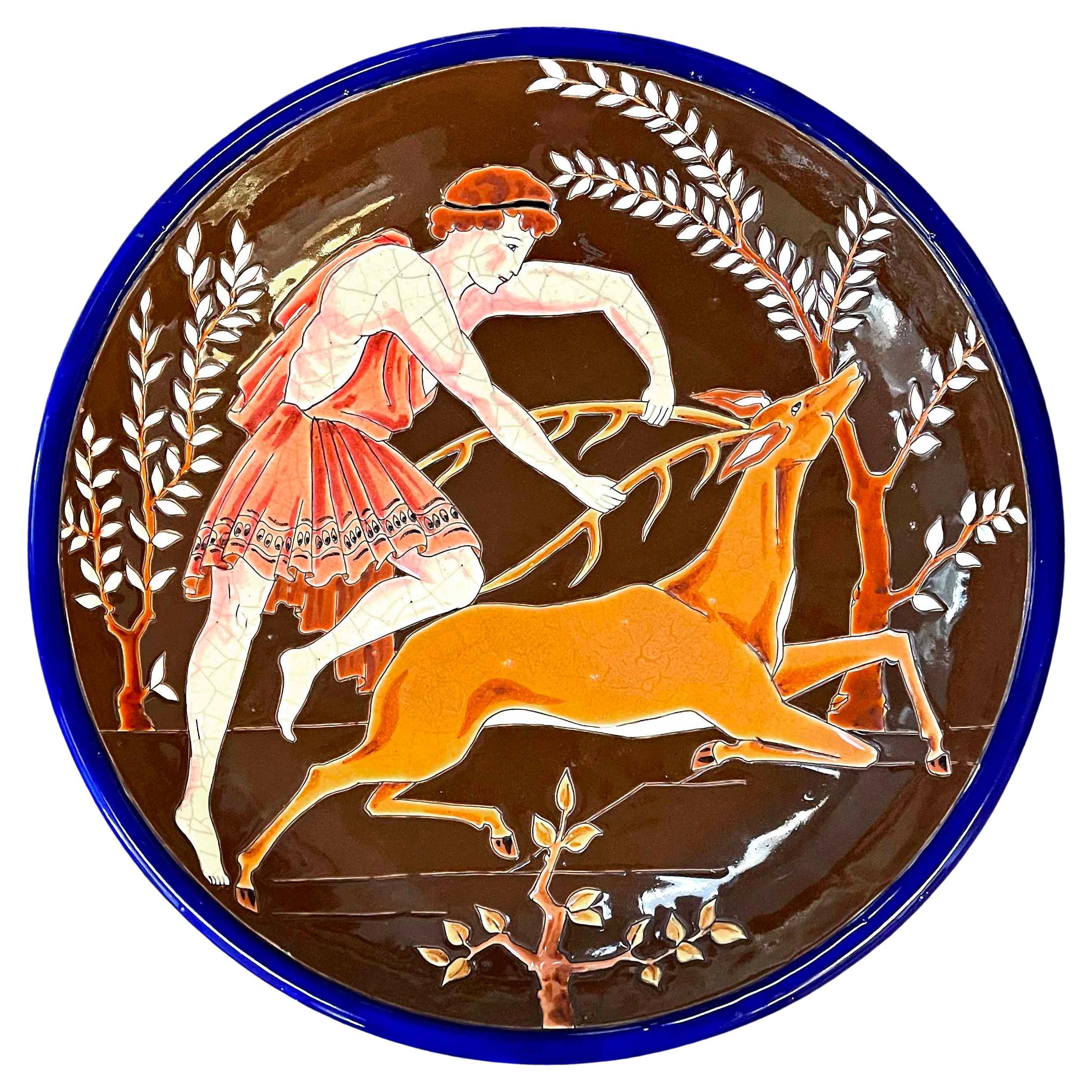 Große Art-Déco-Schale „Herkules und der Hind“ von Longwy, Tiefrosa, Ruddy Brown