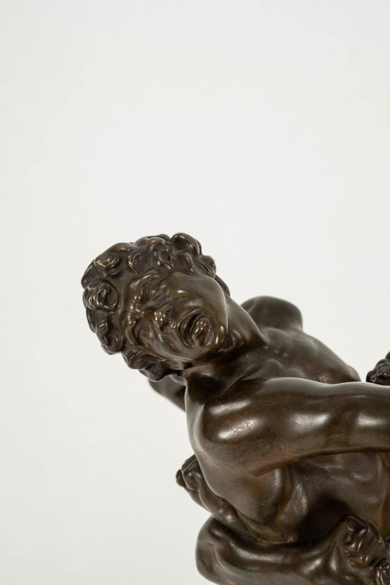 Ercole Anteo - Scultura in bronzo di Carl Kauba in vendita 1