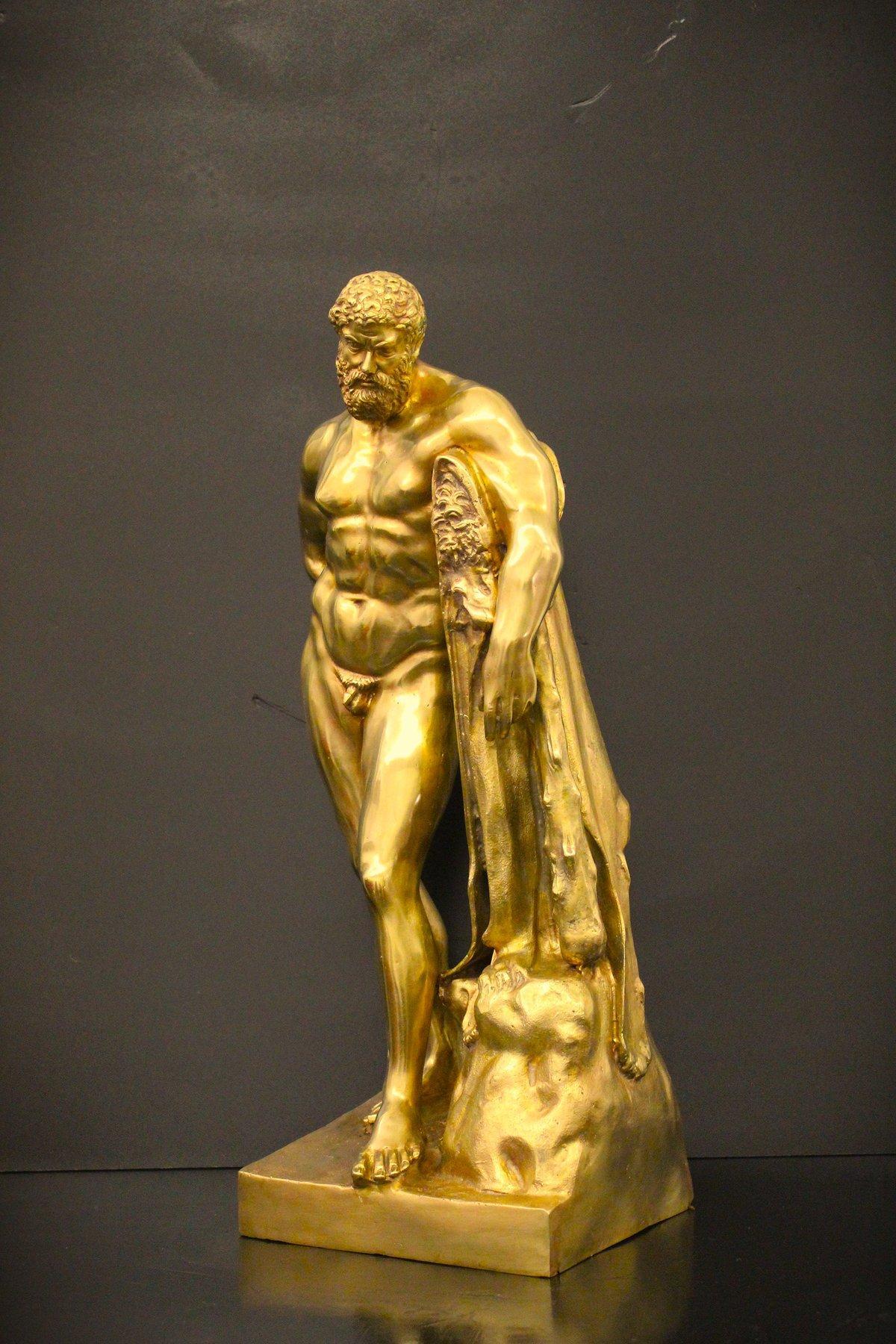 XX secolo Ercole in bronzo dorato in vendita
