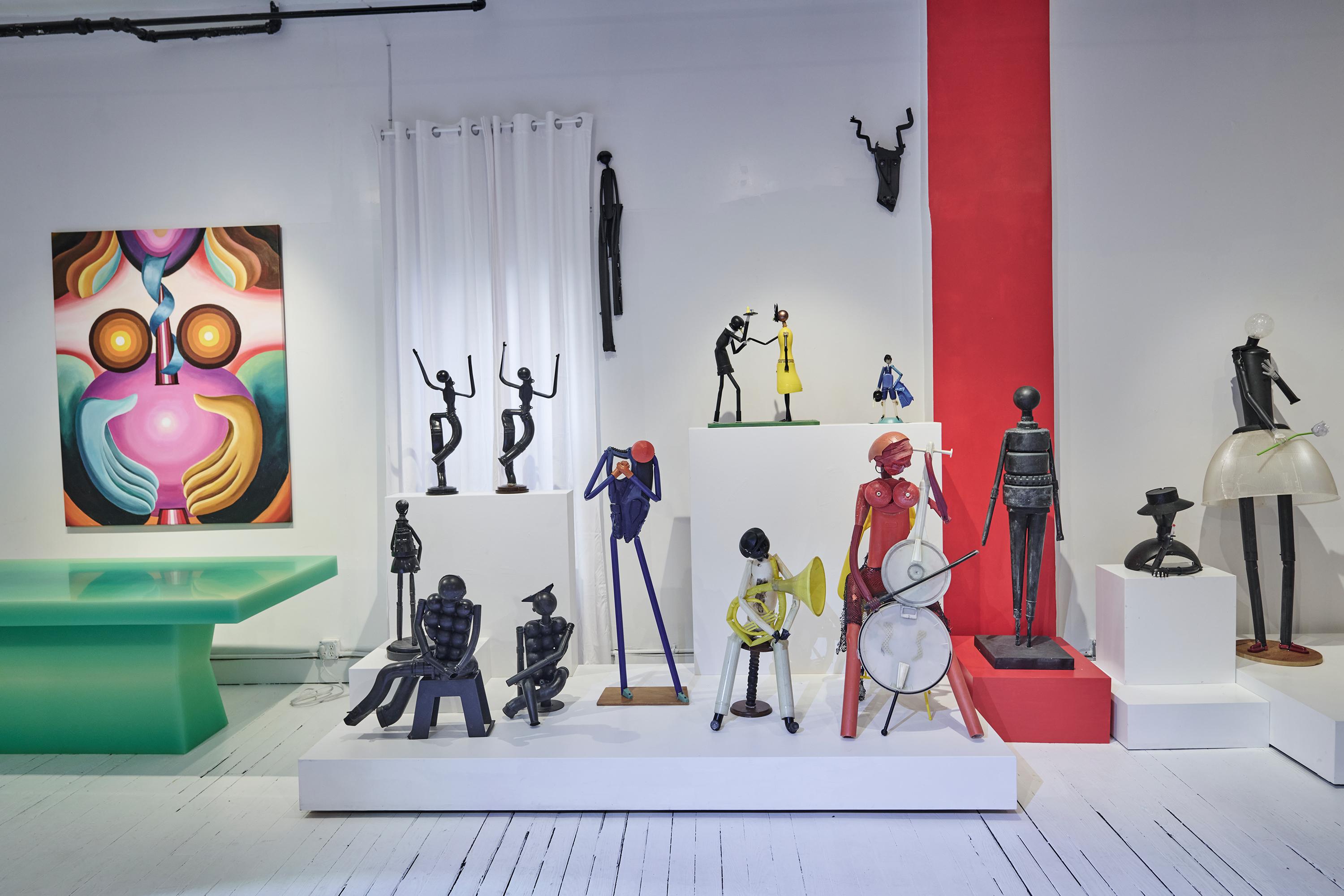 Scultura della moglie di Ercole, assemblaggio in plastica nera, 2005 di Jerry Barrish In condizioni Nuovo in vendita a New York, NY