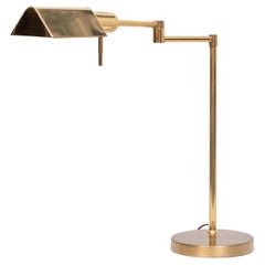 Lampada da scrivania a braccio oscillante in ottone Herda anni '80