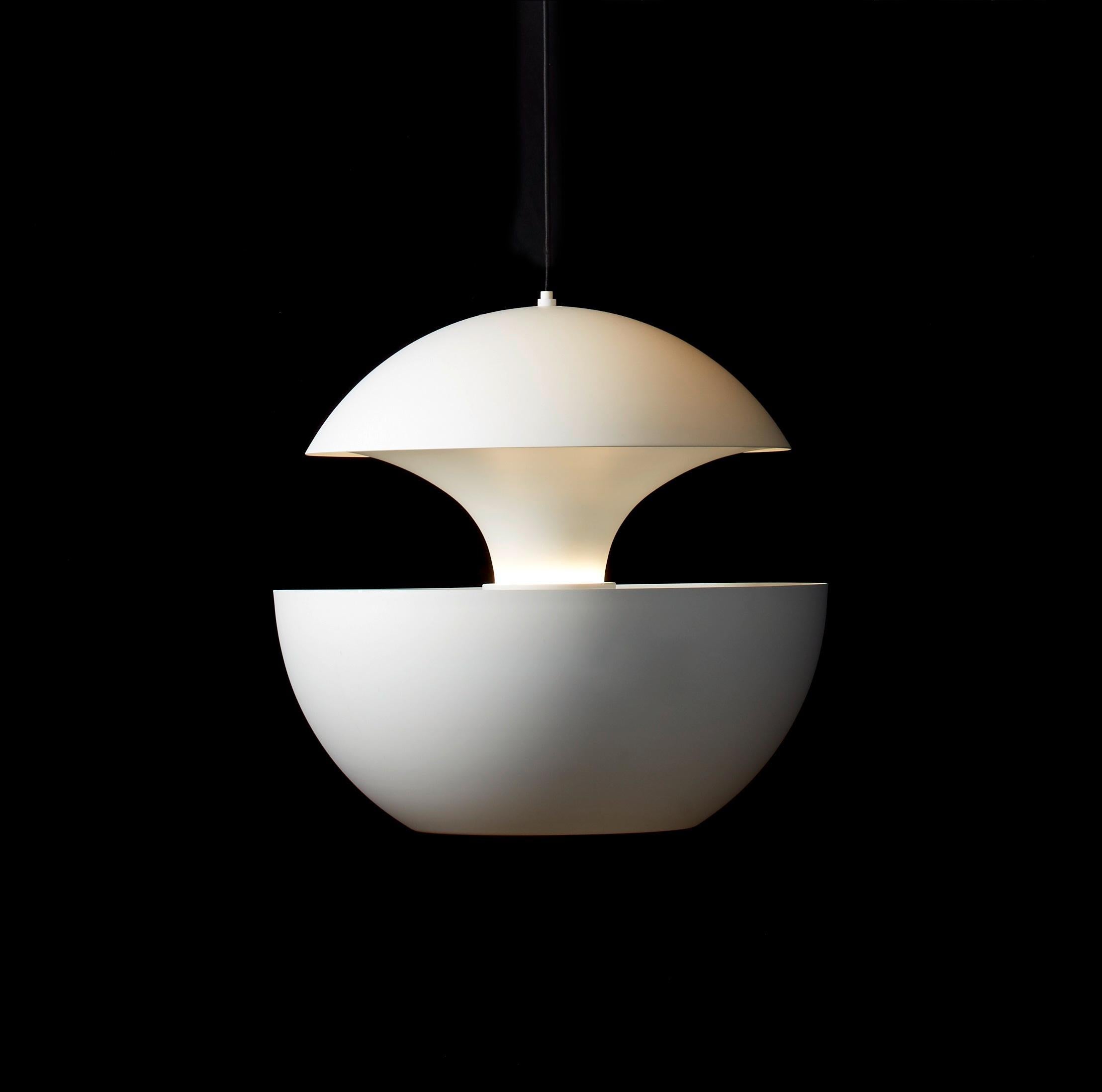 Here comes the sun extra large white pendant lamp by Bertrand Balas
Dimensions: D 45 x H 45 cm
Materials: Aluminum
Available in different sizes and colors

All our lamps can be wired according to each country. If sold to the USA it will be
