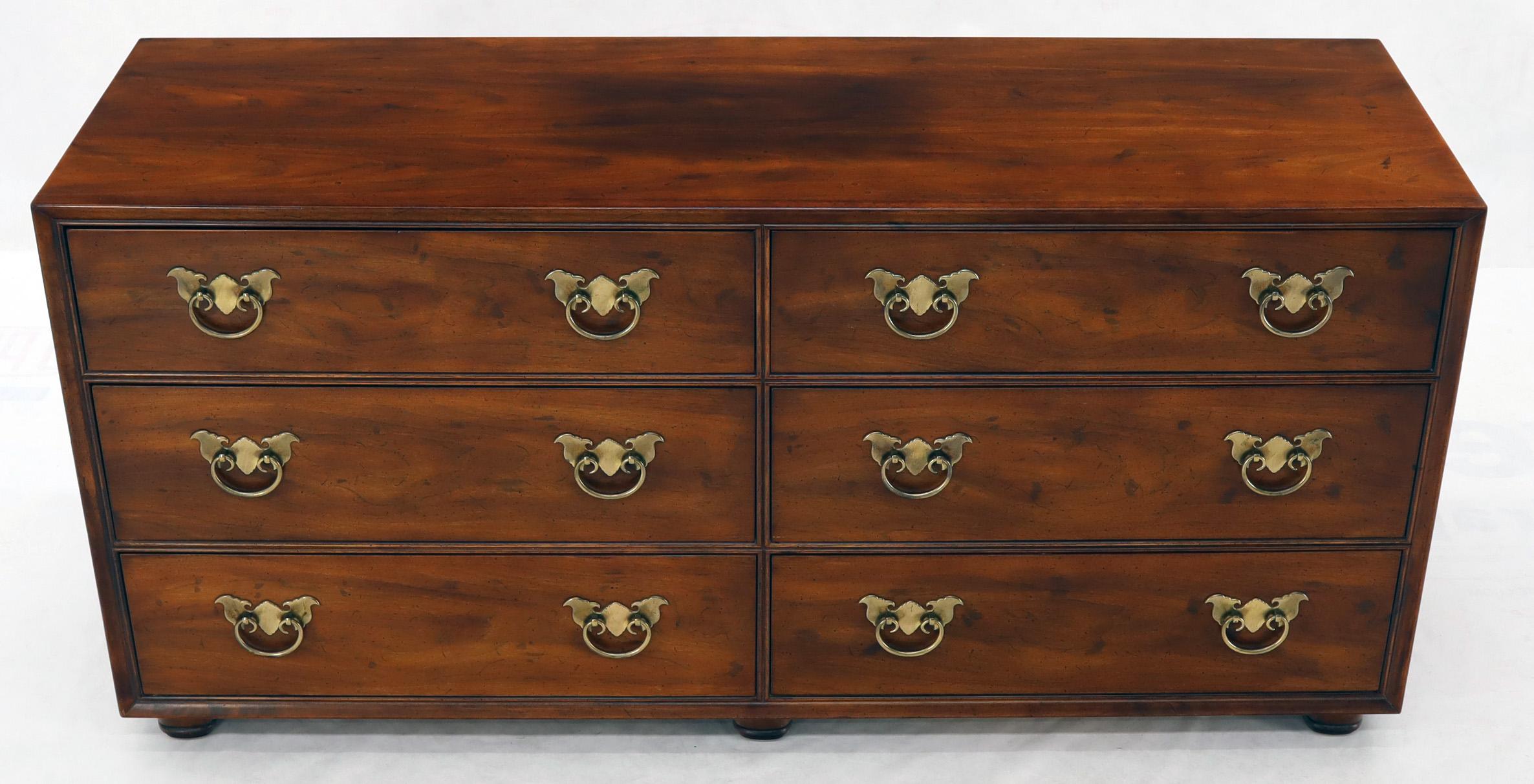 Henredon Mid-Century Modern decorative brass pulls double long dresser credenza.