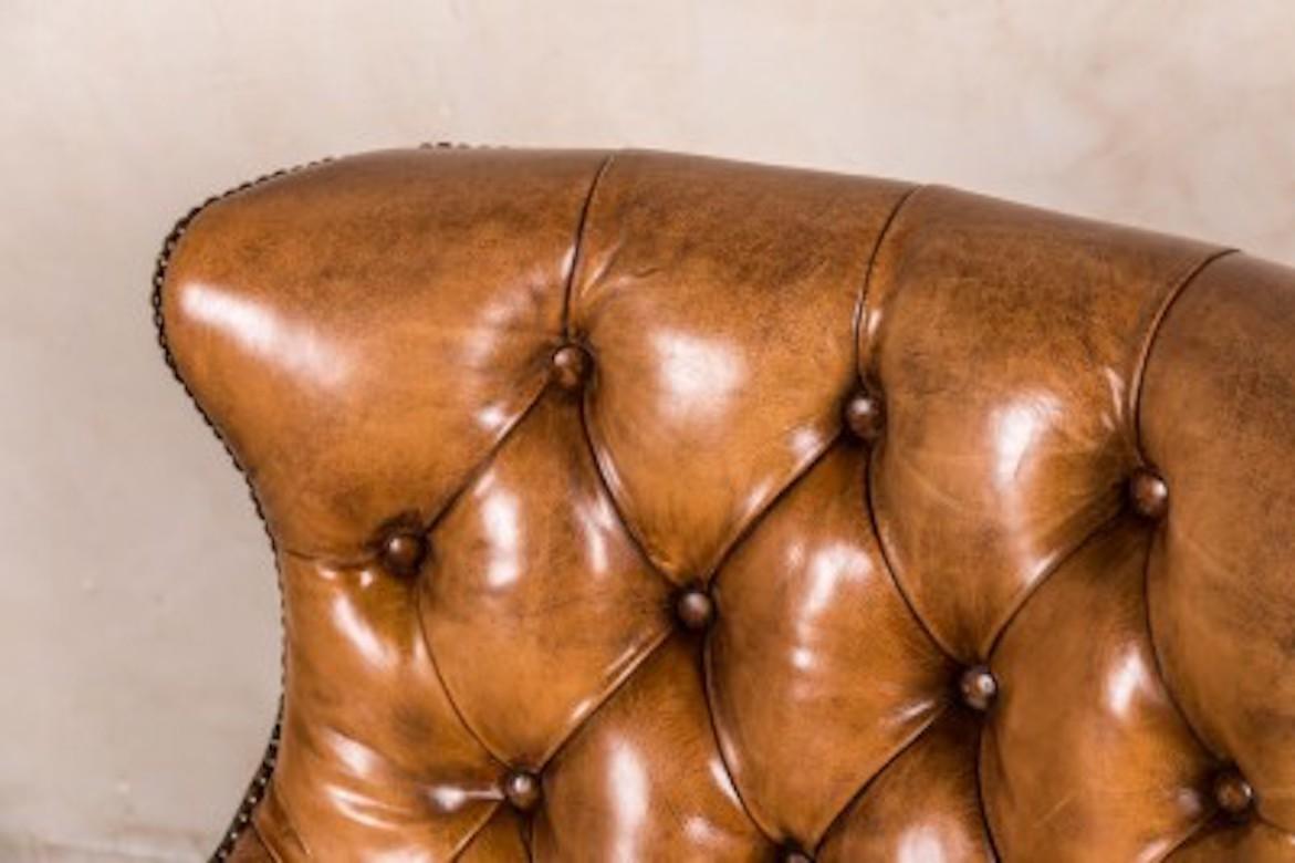 Hereford Leather Chesterfield Armchair, 20th Century In Excellent Condition For Sale In London, GB