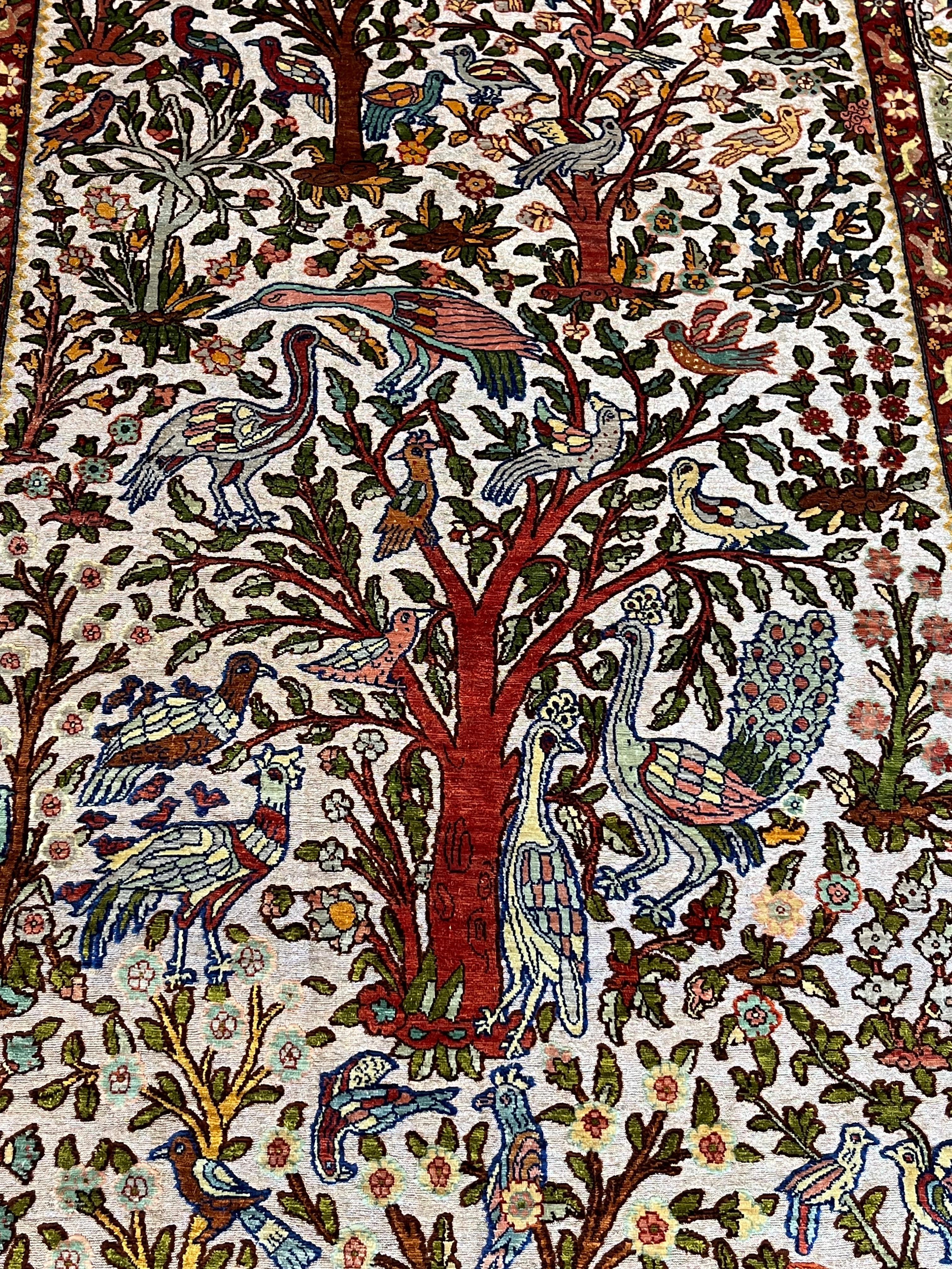 Hereke Teppich handgeknüpft in Seide und mit 24 kt Goldfäden, NIE GEBRAUCHT, 1980 im Zustand „Hervorragend“ im Angebot in Palermo, IT