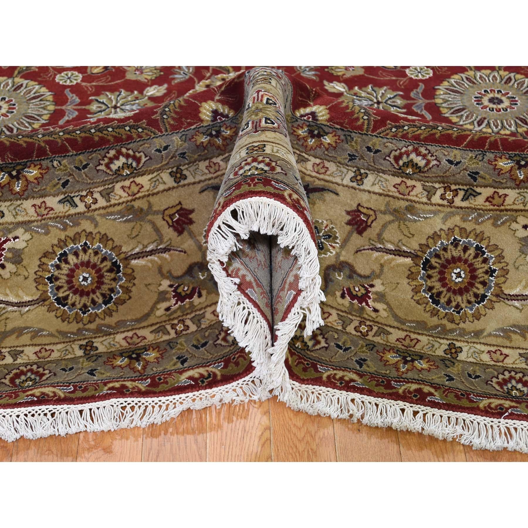 Hereke Design Wool and Silk Hand Knotted 300 Kpsi Round Oriental Rug In New Condition In Carlstadt, NJ