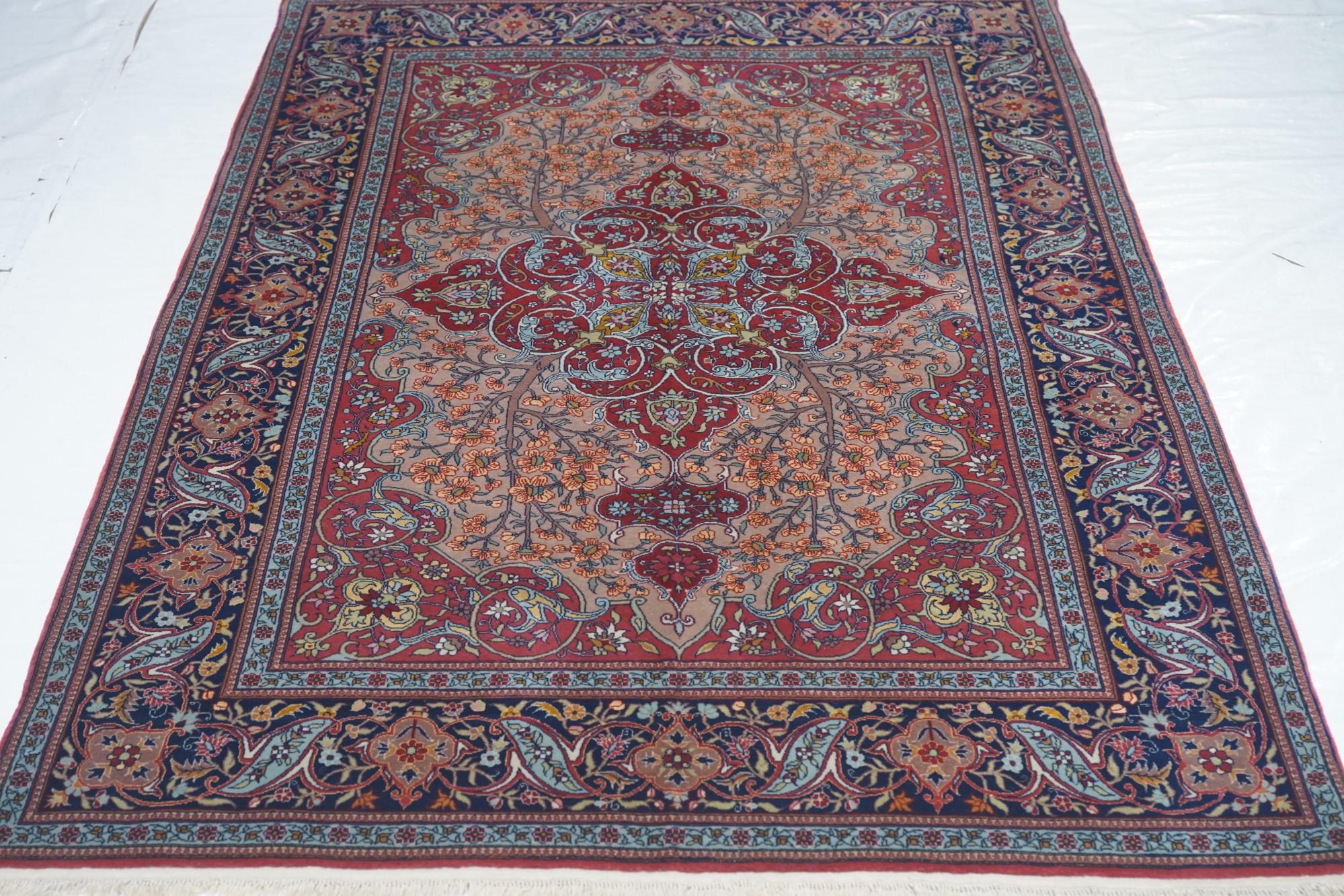 Äußerst feiner antiker persischer Teheraner Wollteppich 4'7'' x 6'8'' im Angebot 1