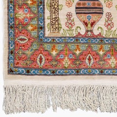 Tapis en soie Hereke - Milieu du XXe siècle