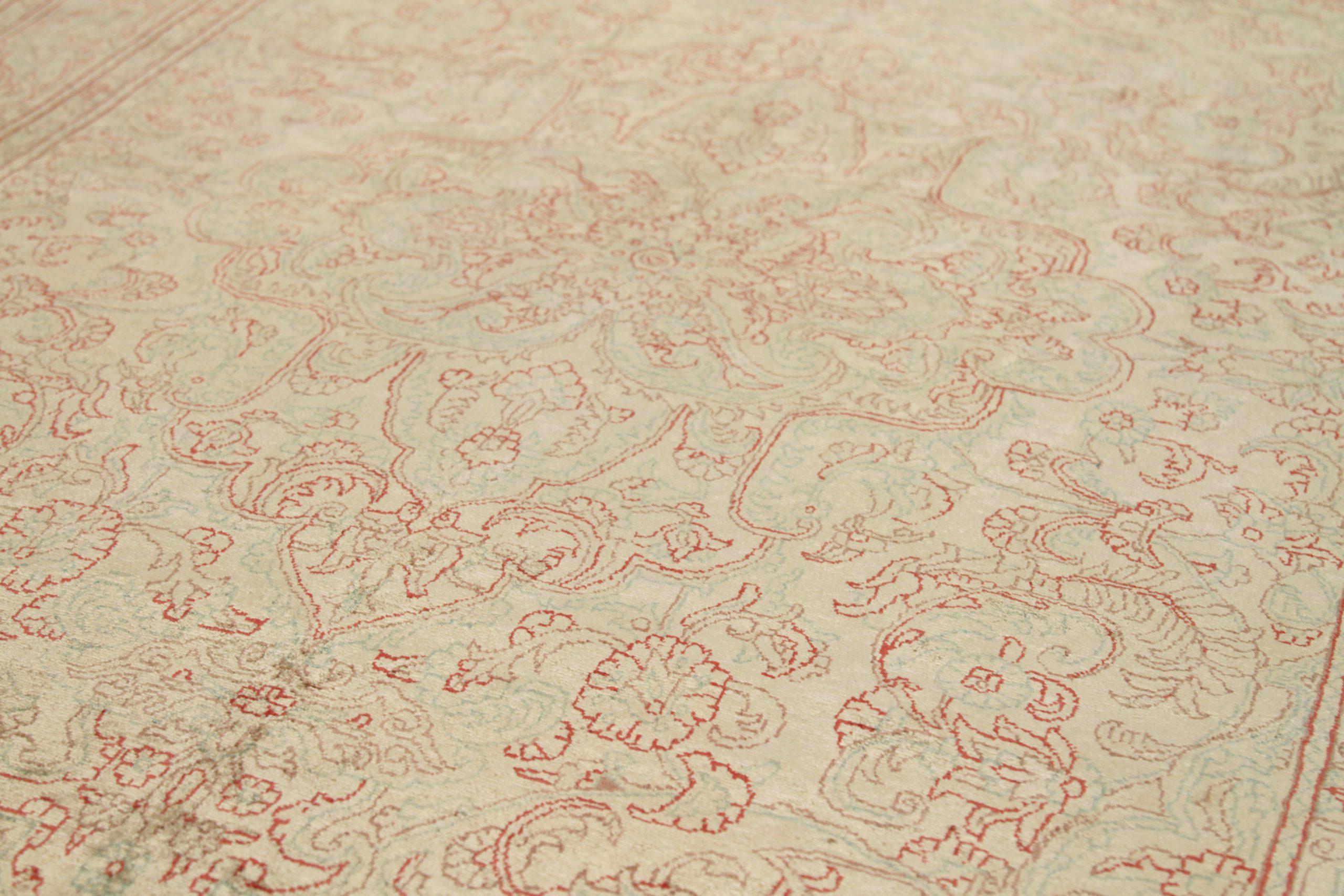 Herekeh Area Rugs - 68255 In Excellent Condition For Sale In Dallas, TX