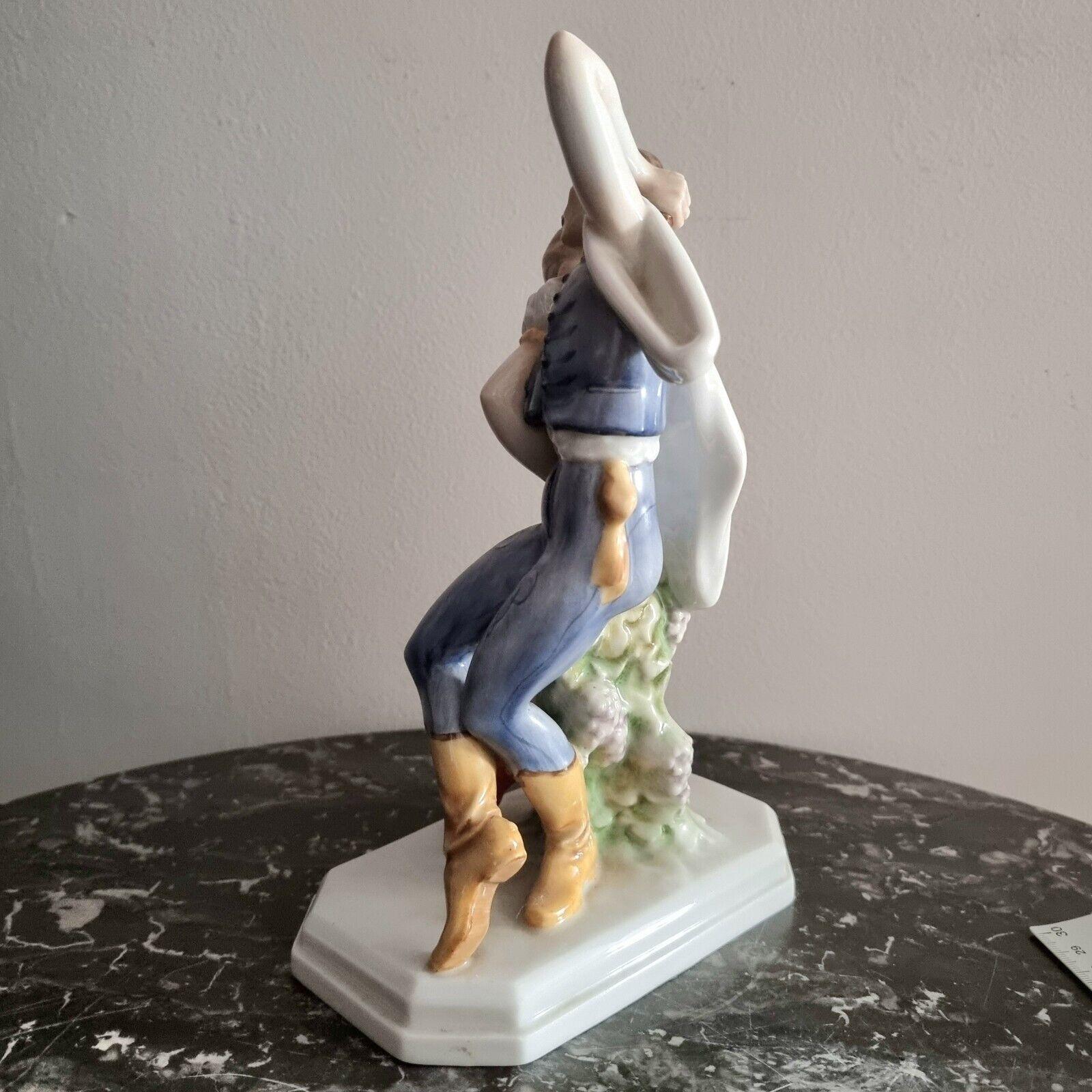 HEREND 1941, Porcelain statuette 'Dancers', Vintage For Sale 5