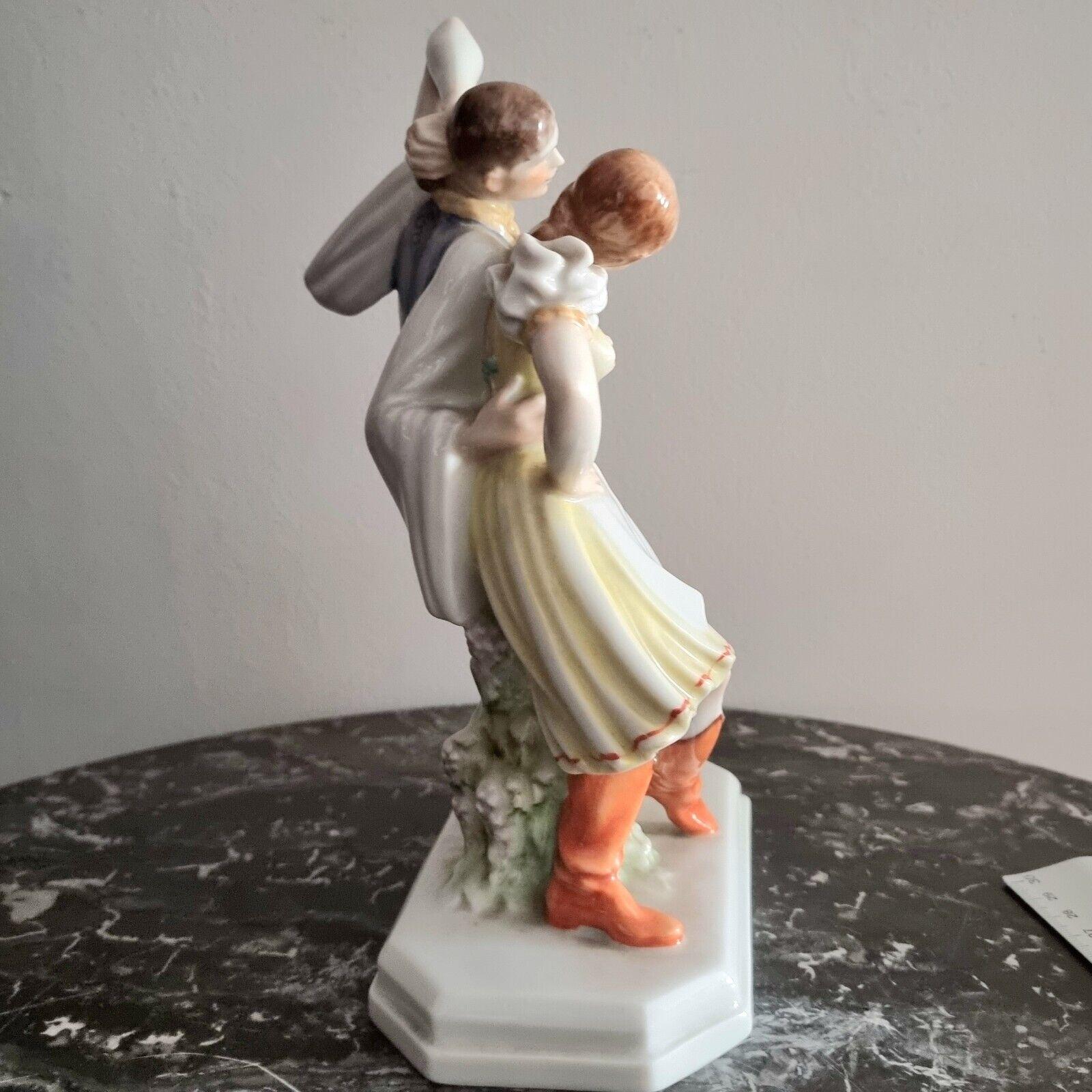HEREND 1941, Porcelain statuette 'Dancers', Vintage For Sale 3