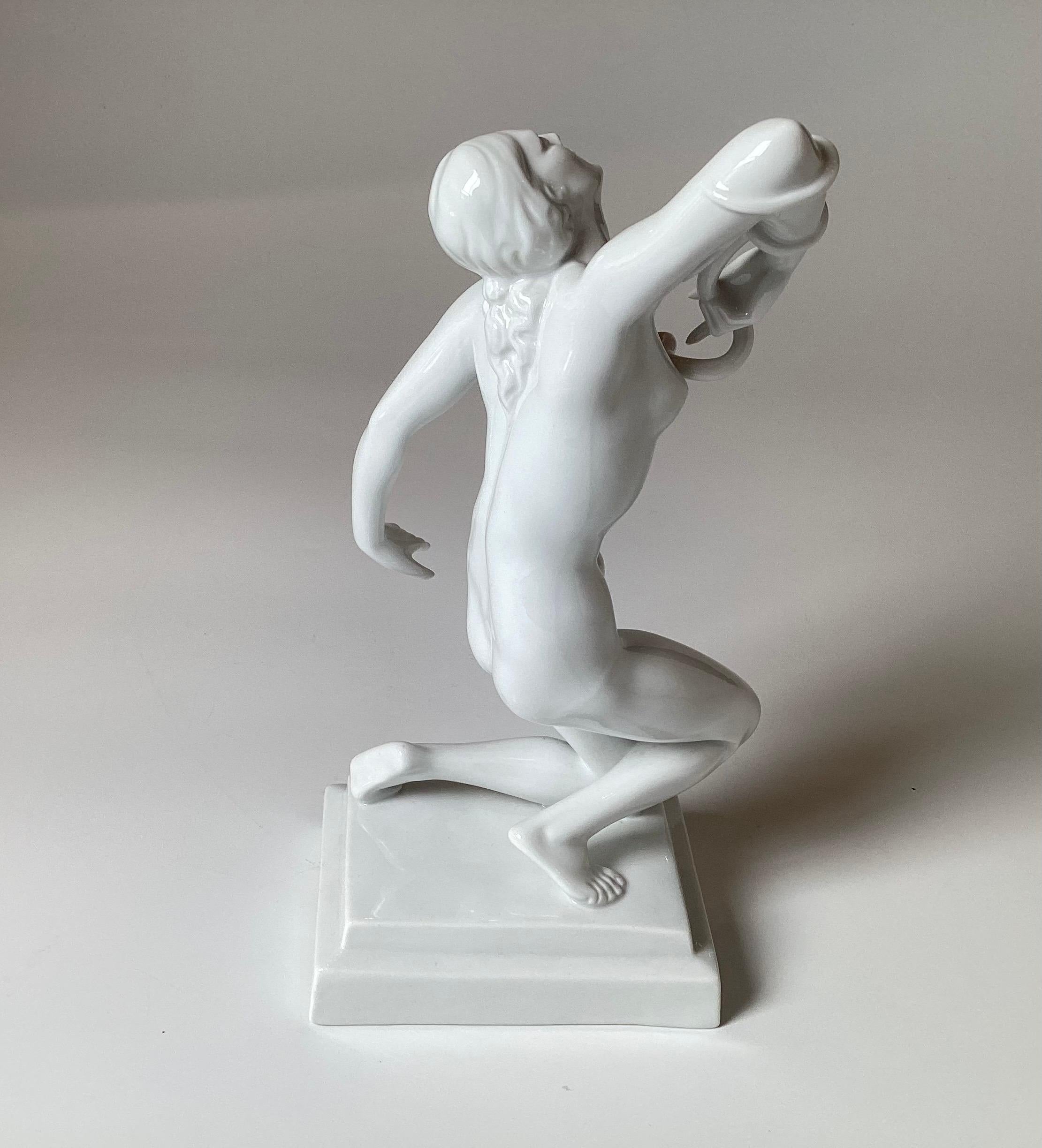 Herend Blanc de Chine Figurilla de porcelana Muerte de Cleopatra Húngaro en venta