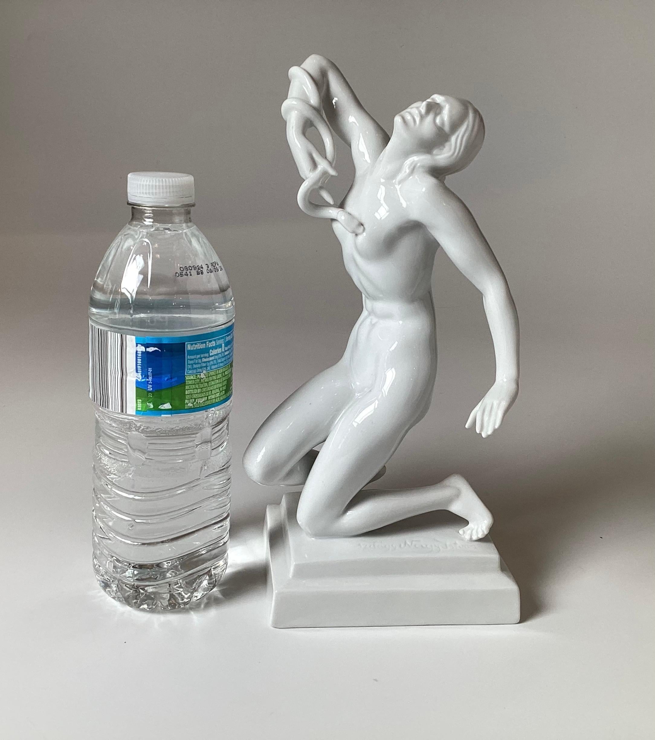 Herend Blanc de Chine Figurilla de porcelana Muerte de Cleopatra Porcelana en venta