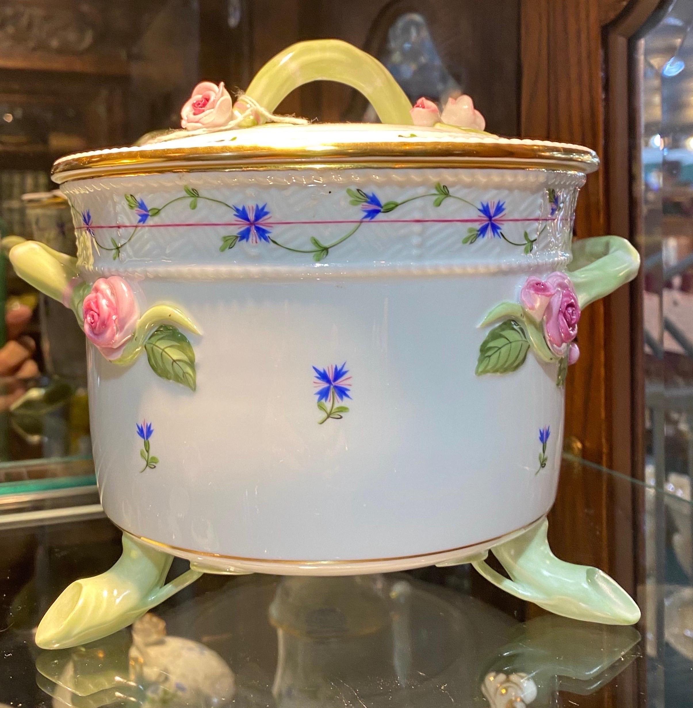 Herend Blue Garland Lidded Biscuit Box In Good Condition For Sale In Plano, TX