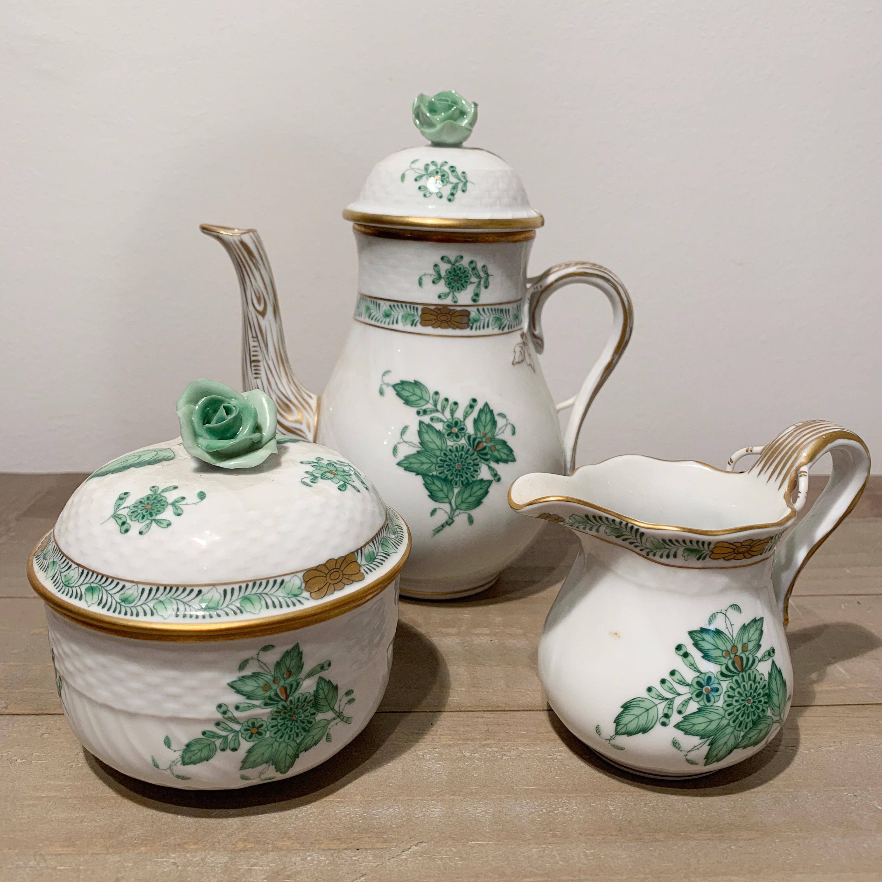 Herend Chinese bouquet apponyi green coffee set
Hungarian porcelain
A coffee set with coffee pot, 6 cups and saucers, milk jug and a sugar bowl
The set is stamped on the underside, Herend
Hand painted floral design all over and a small bouquet